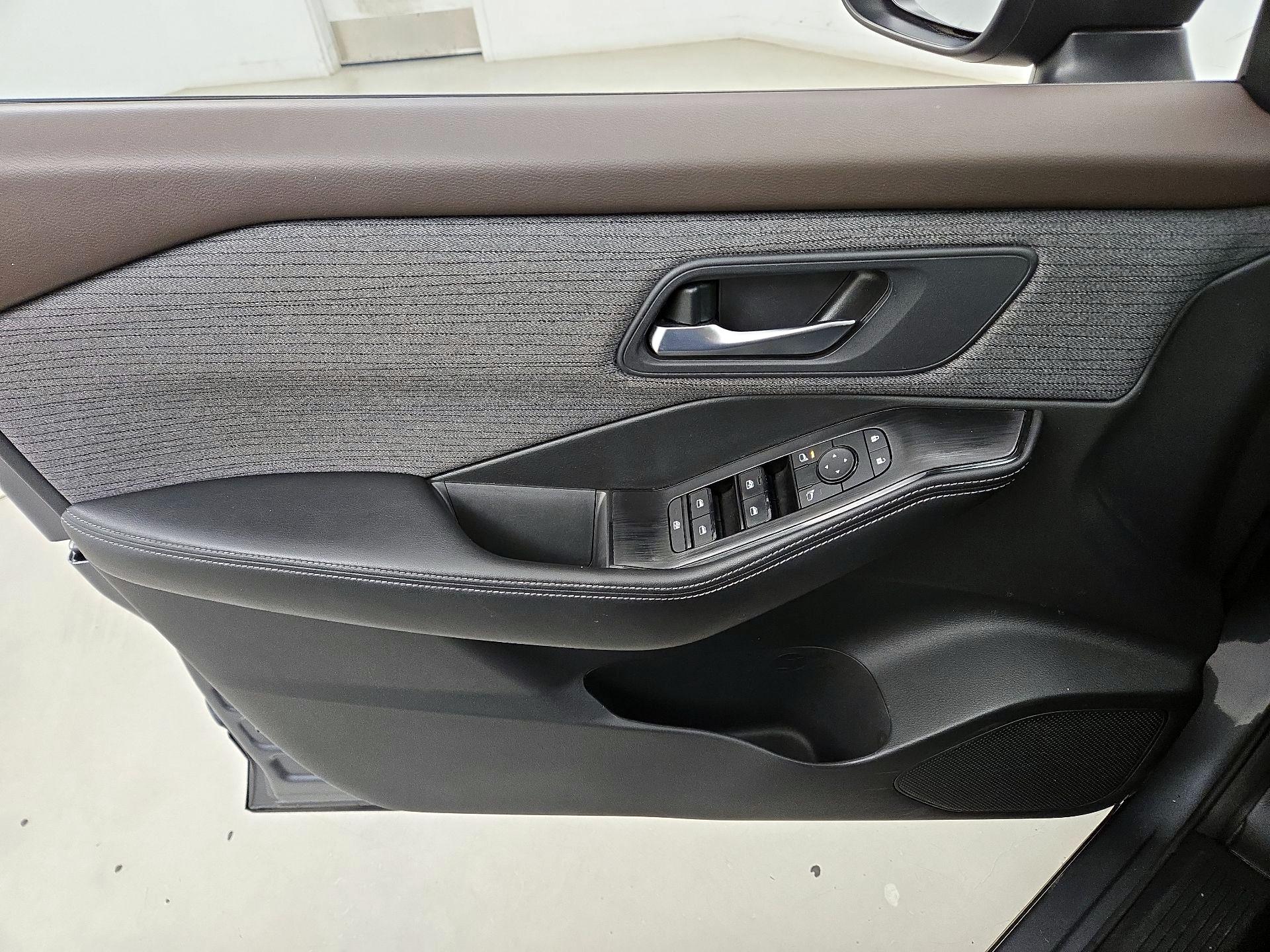 Thumbnail: 2023 Nissan Rogue - 12