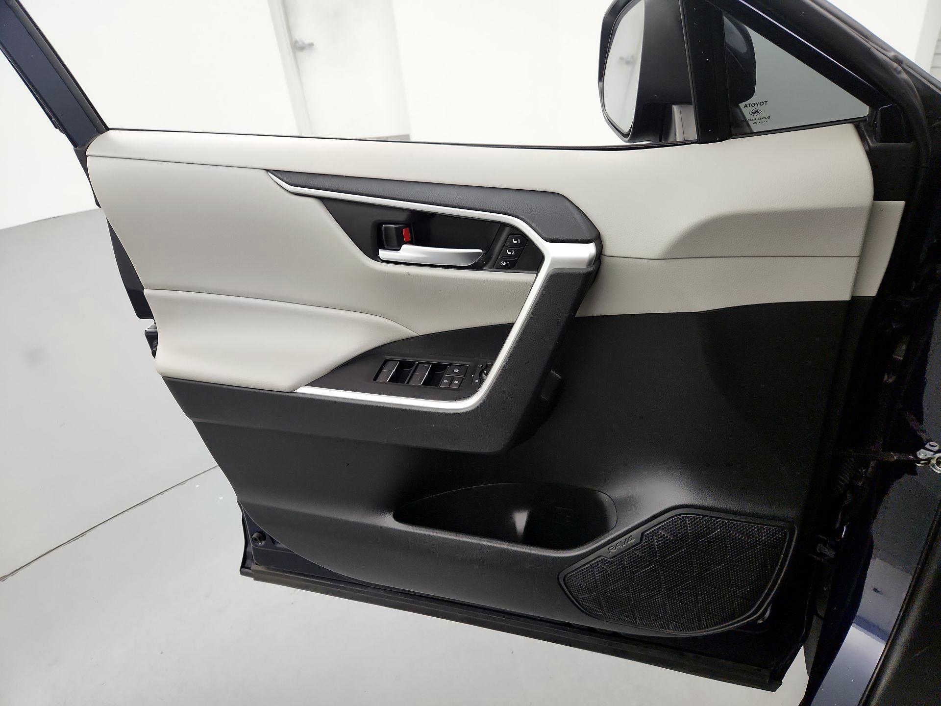 Thumbnail: 2023 Toyota RAV4 - 12