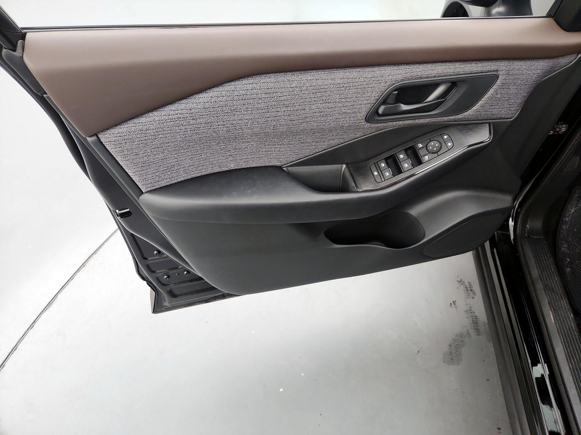 Thumbnail: 2023 Nissan Rogue - 12