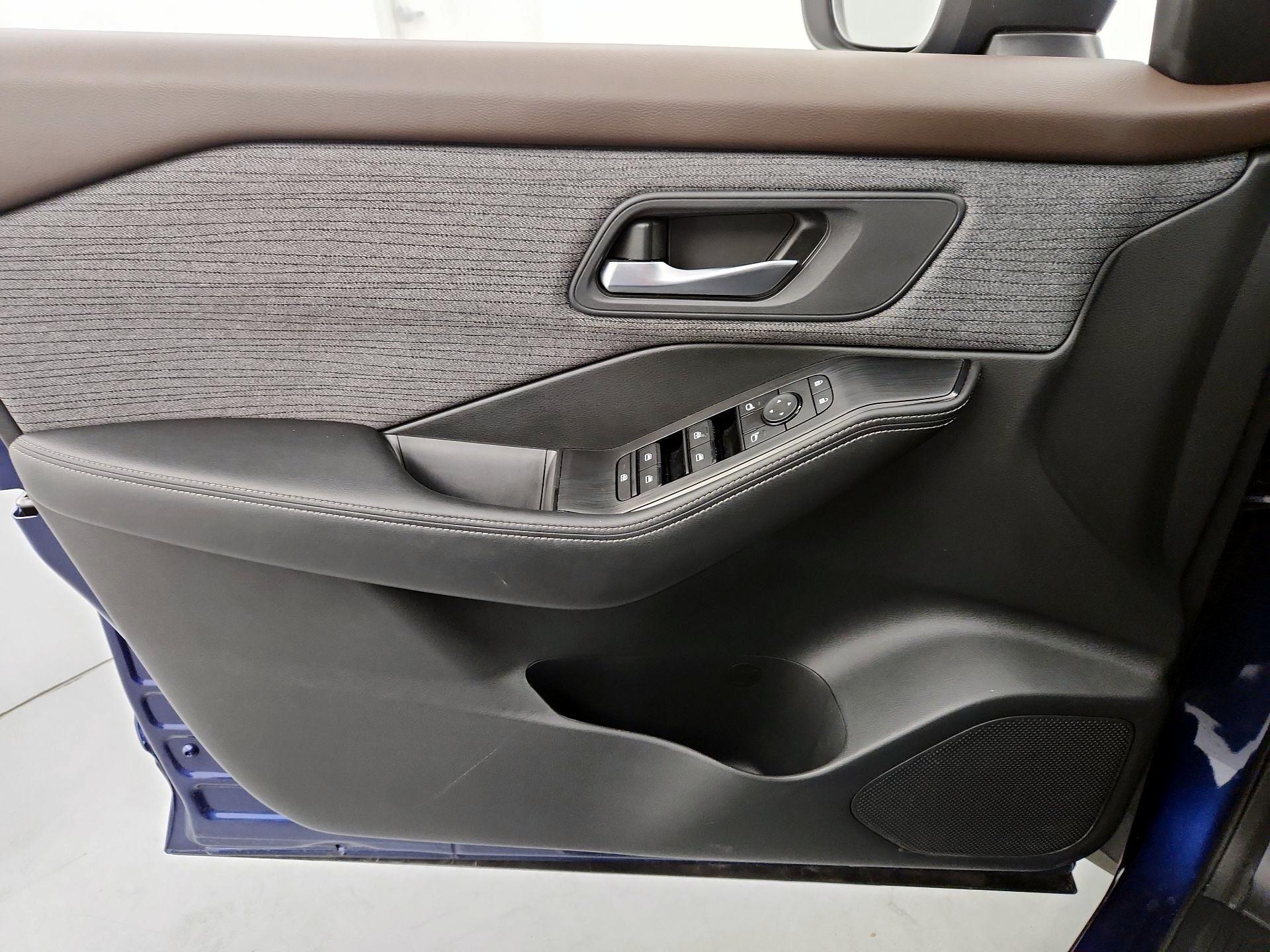 Thumbnail: 2022 Nissan Rogue - 12