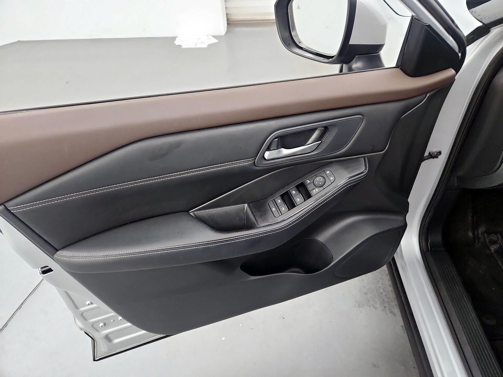 Thumbnail: 2023 Nissan Rogue - 12