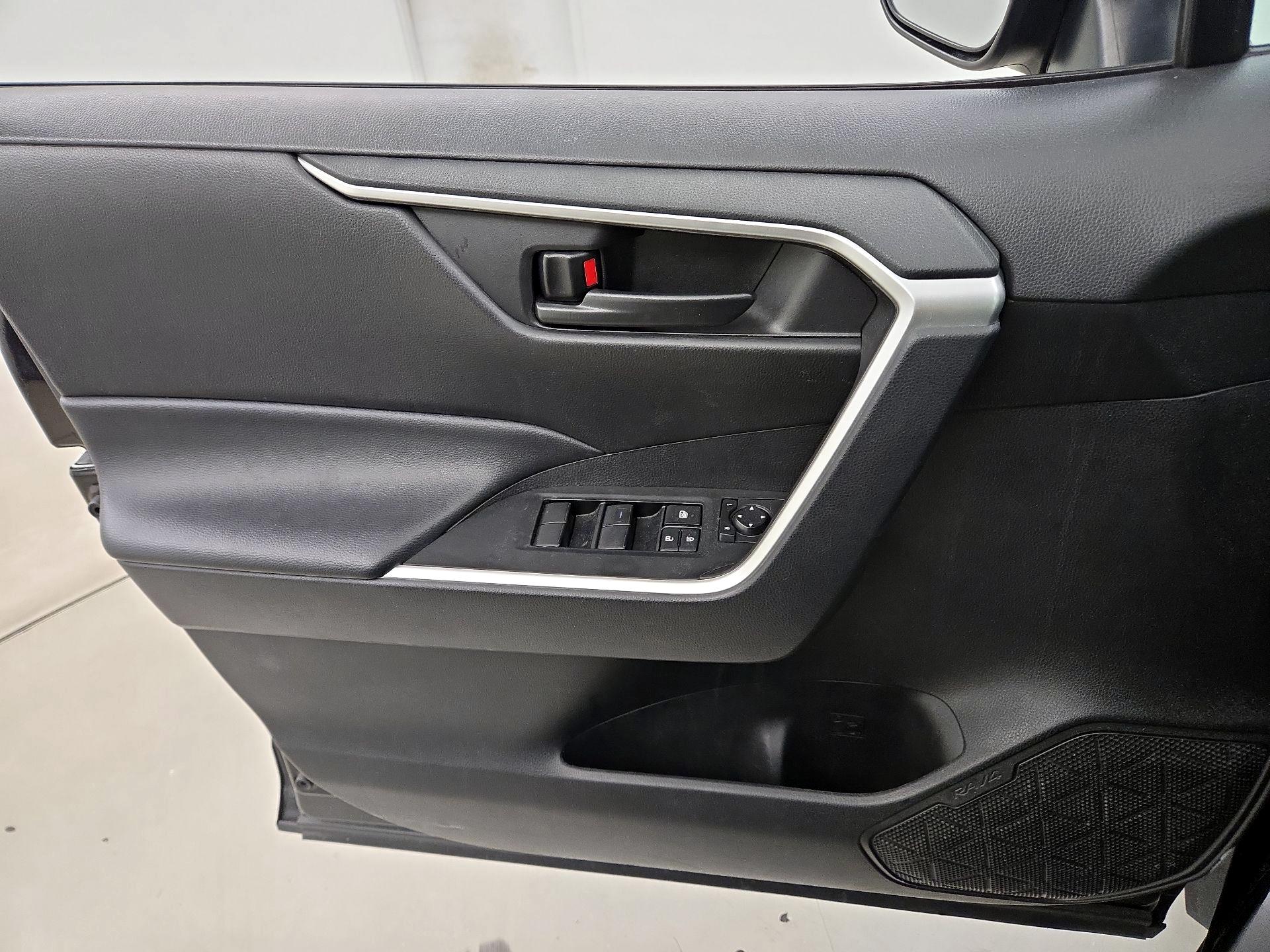 Thumbnail: 2024 Toyota RAV4 - 12