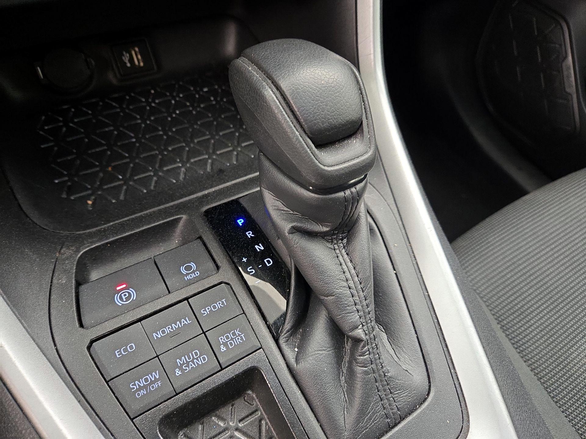 Thumbnail: 2024 Toyota RAV4 - 17