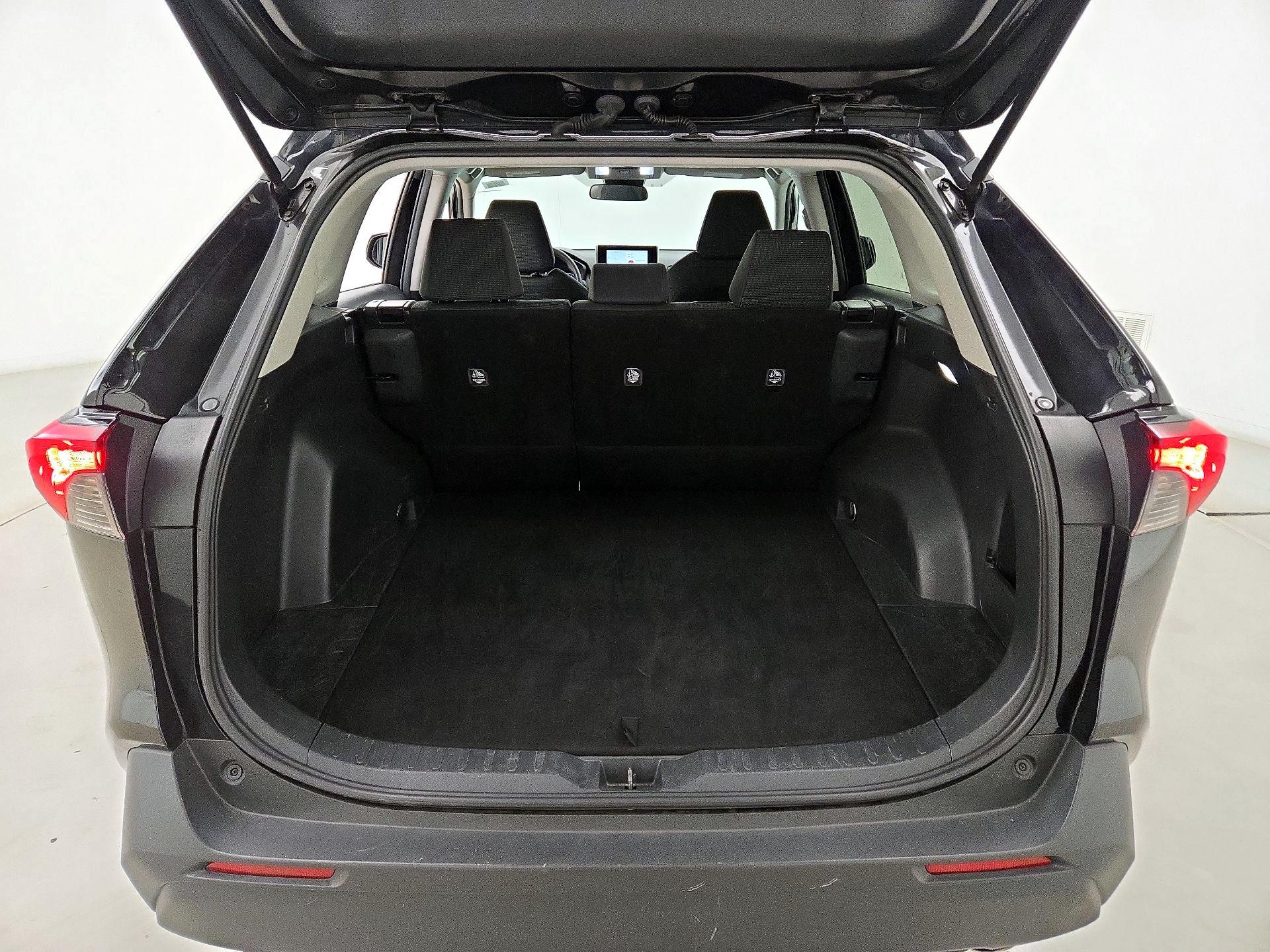 Thumbnail: 2024 Toyota RAV4 - 20