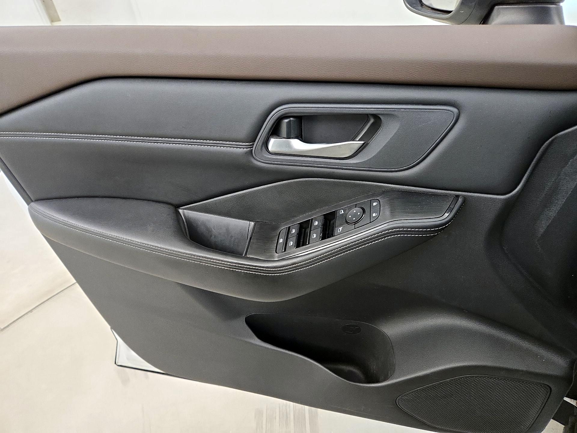 Thumbnail: 2023 Nissan Rogue - 12