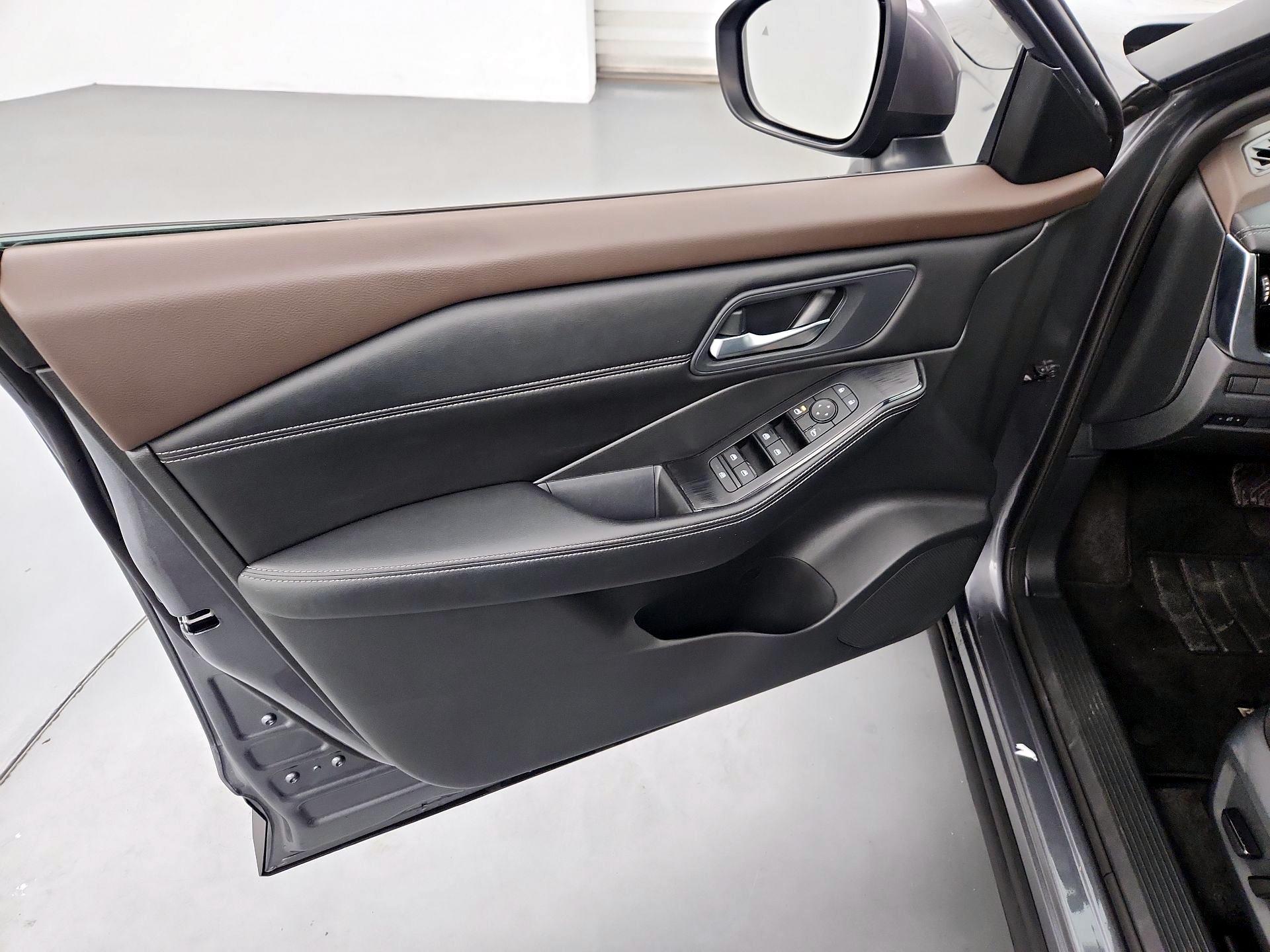 Thumbnail: 2022 Nissan Rogue - 12