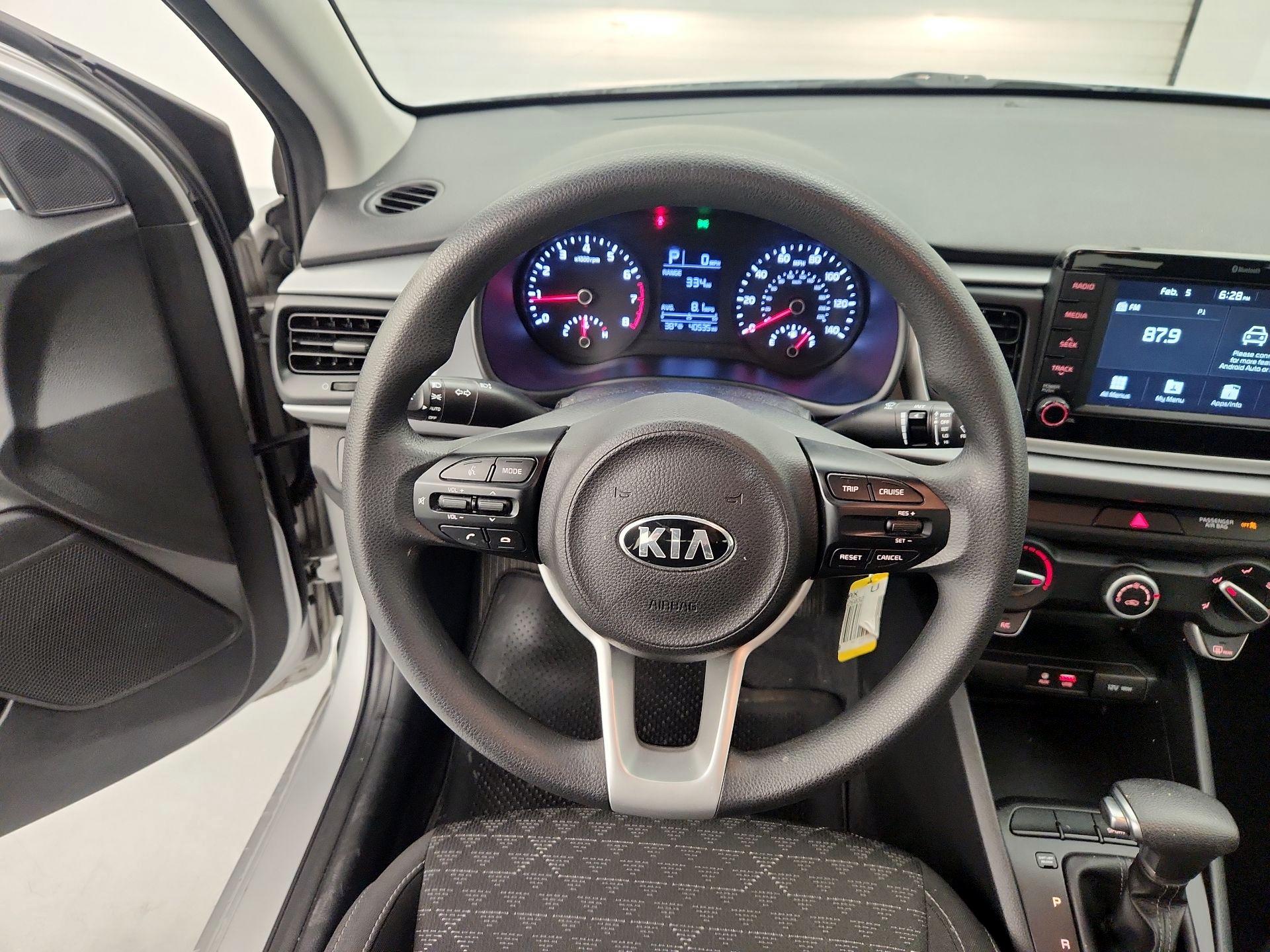 Thumbnail: 2020 Kia Rio - 10
