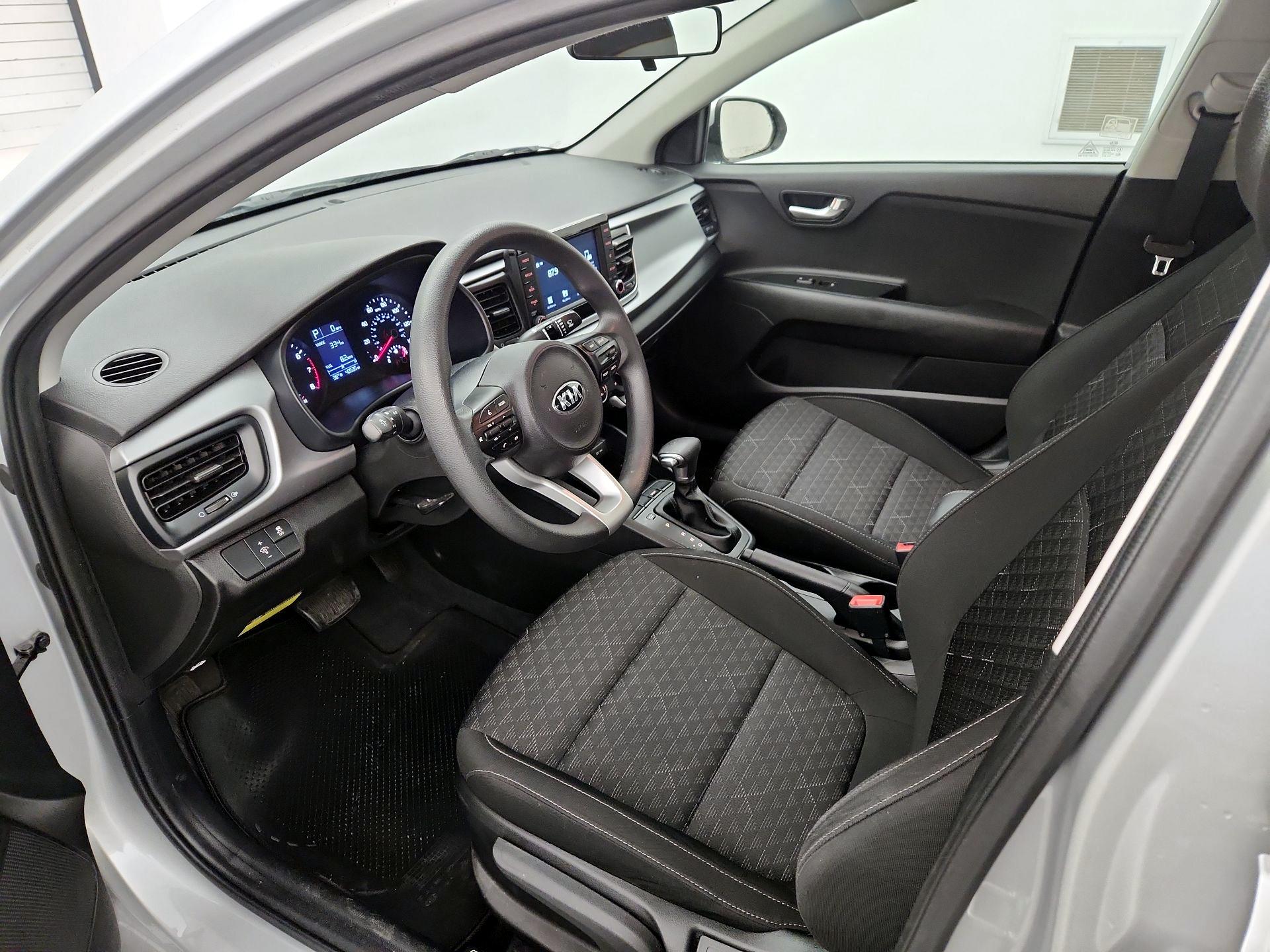 Thumbnail: 2020 Kia Rio - 11