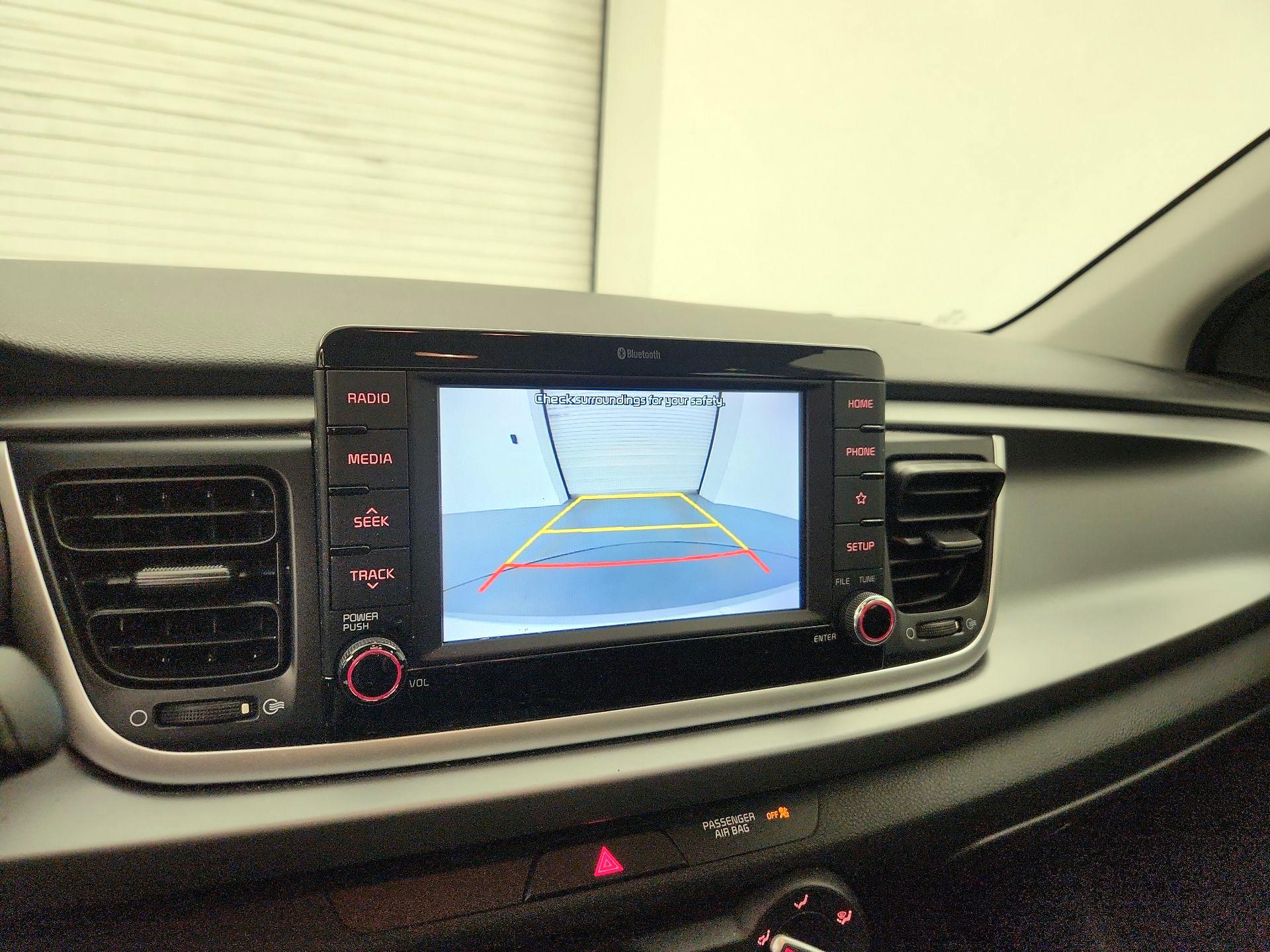 Thumbnail: 2020 Kia Rio - 14