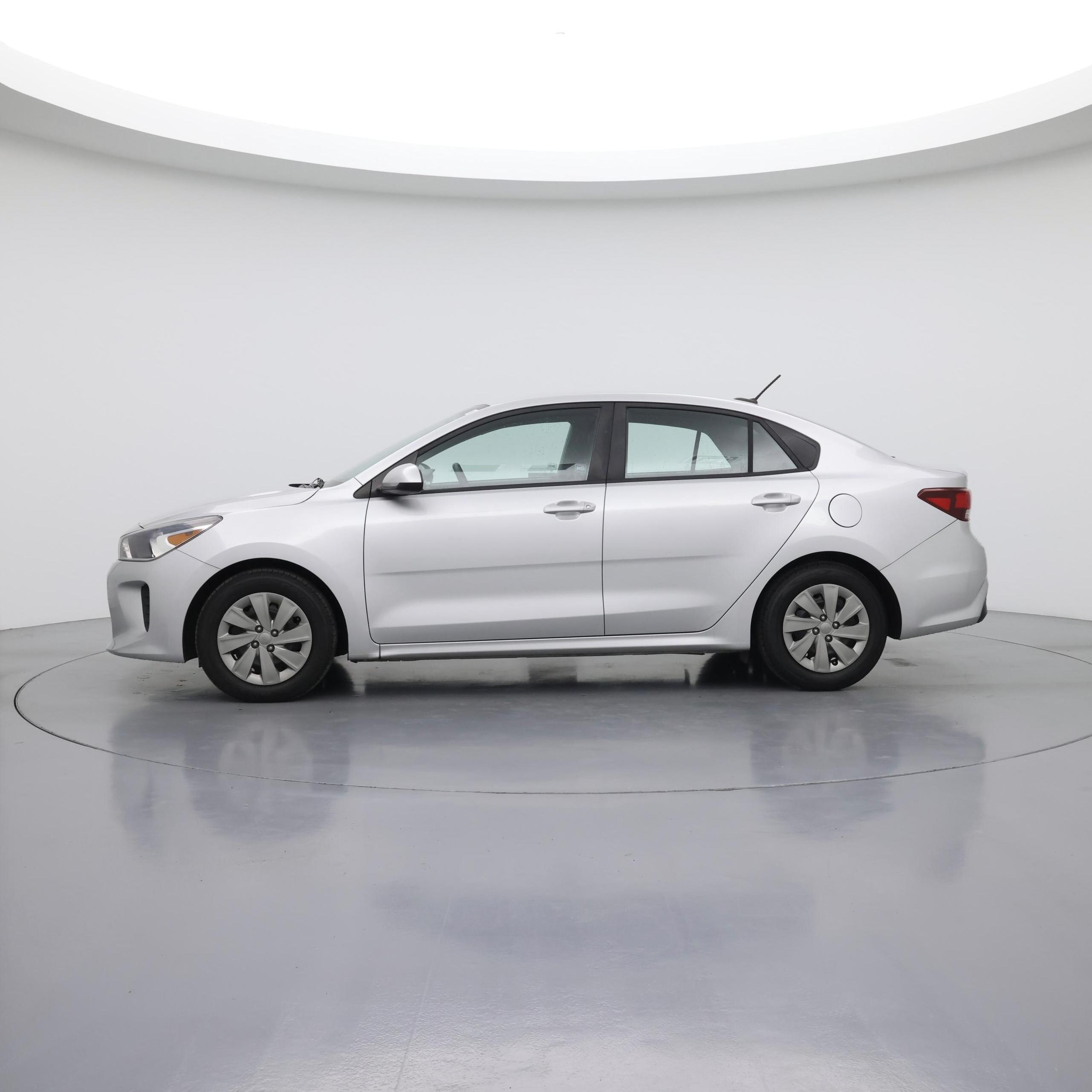 Thumbnail: 2020 Kia Rio - 3