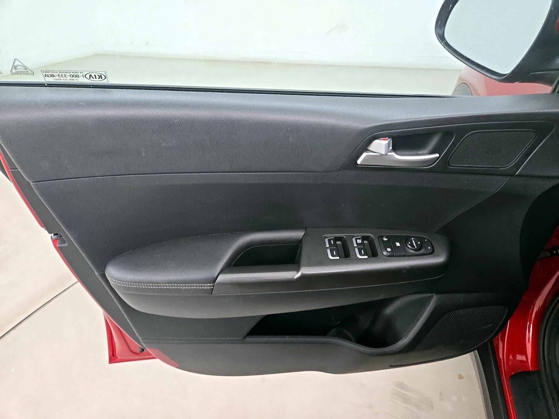 Thumbnail: 2020 Kia Sportage - 12