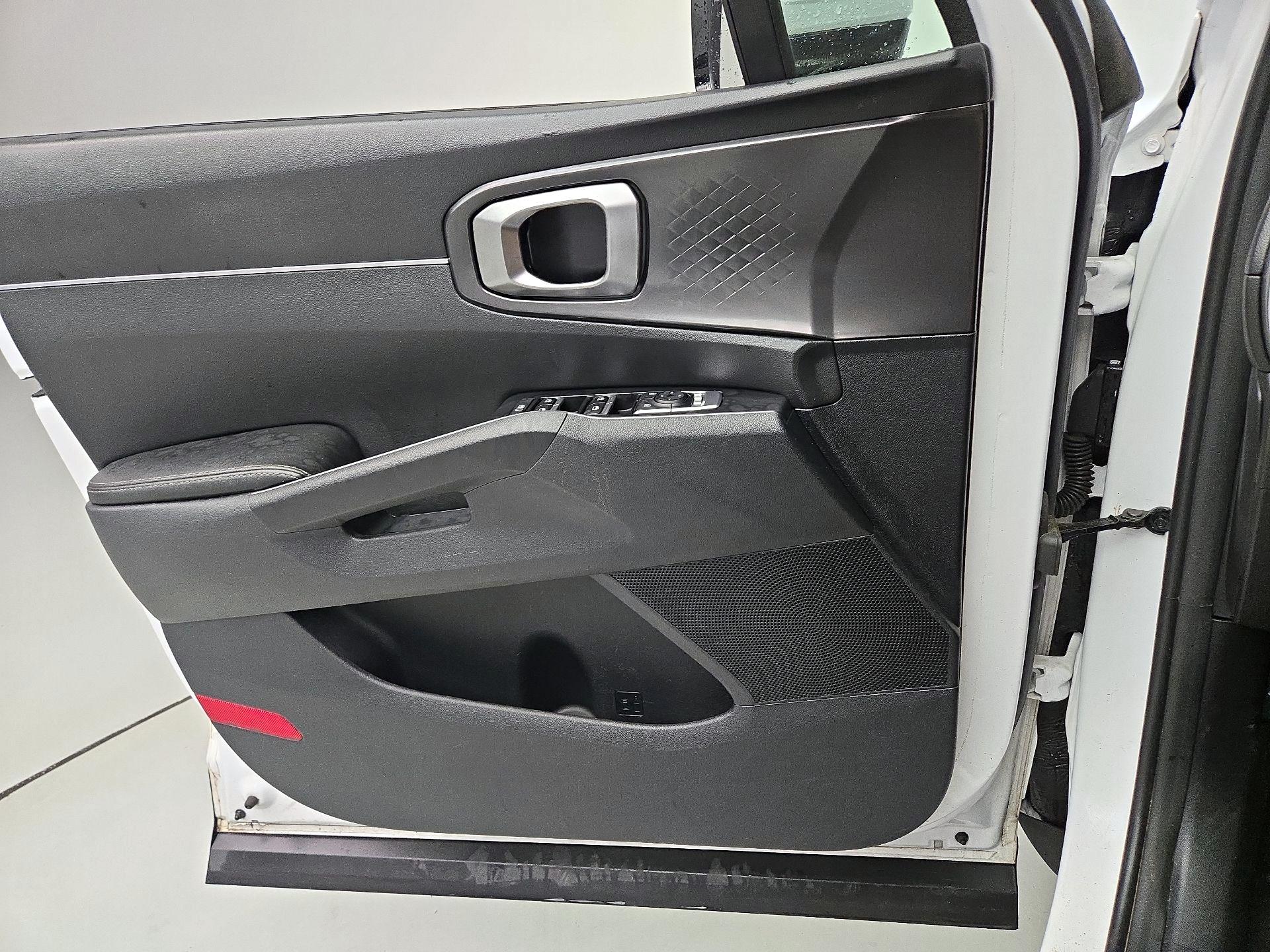 Thumbnail: 2023 Kia Sorento - 12