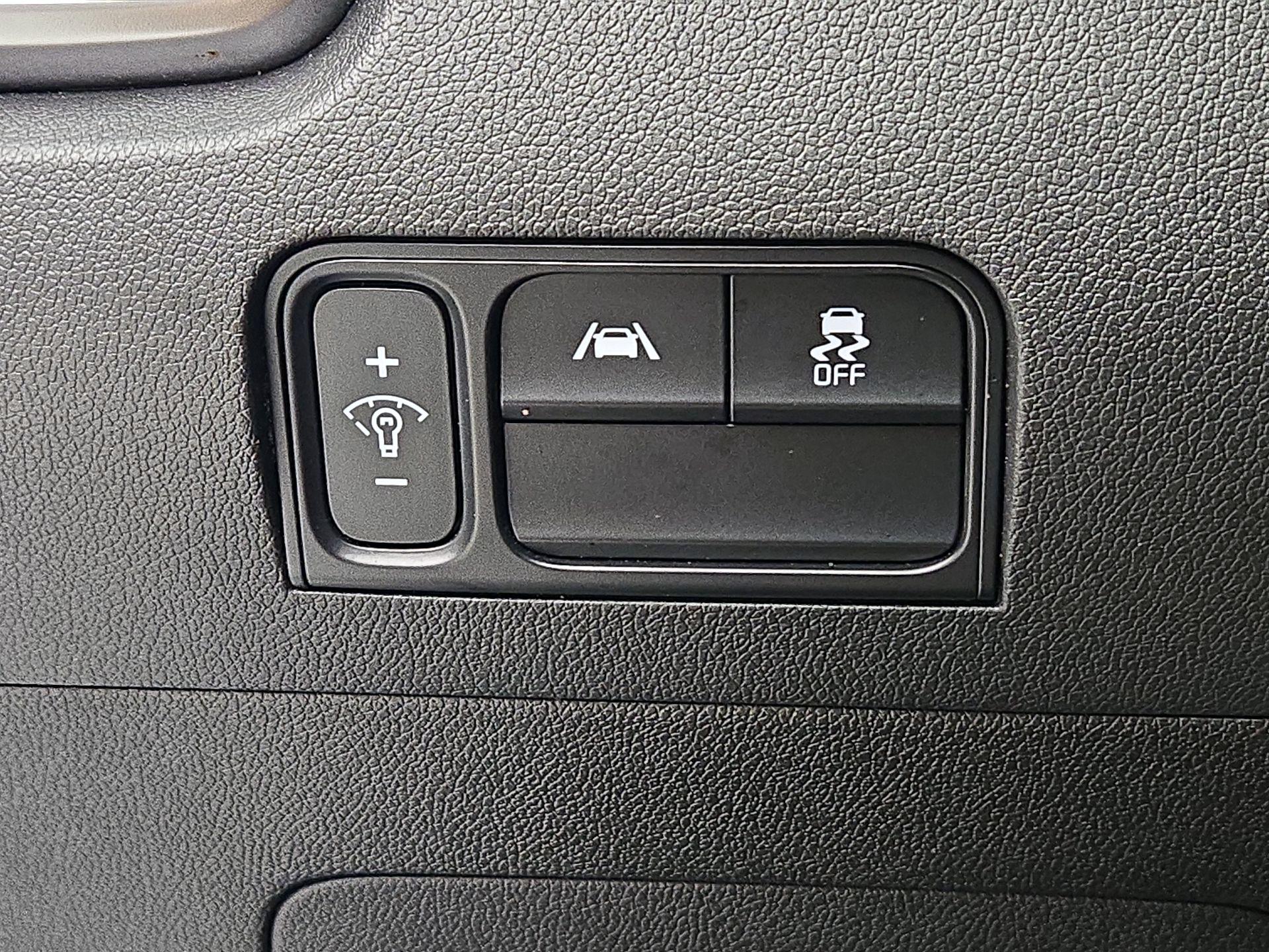 Thumbnail: 2023 Kia Sorento - 13