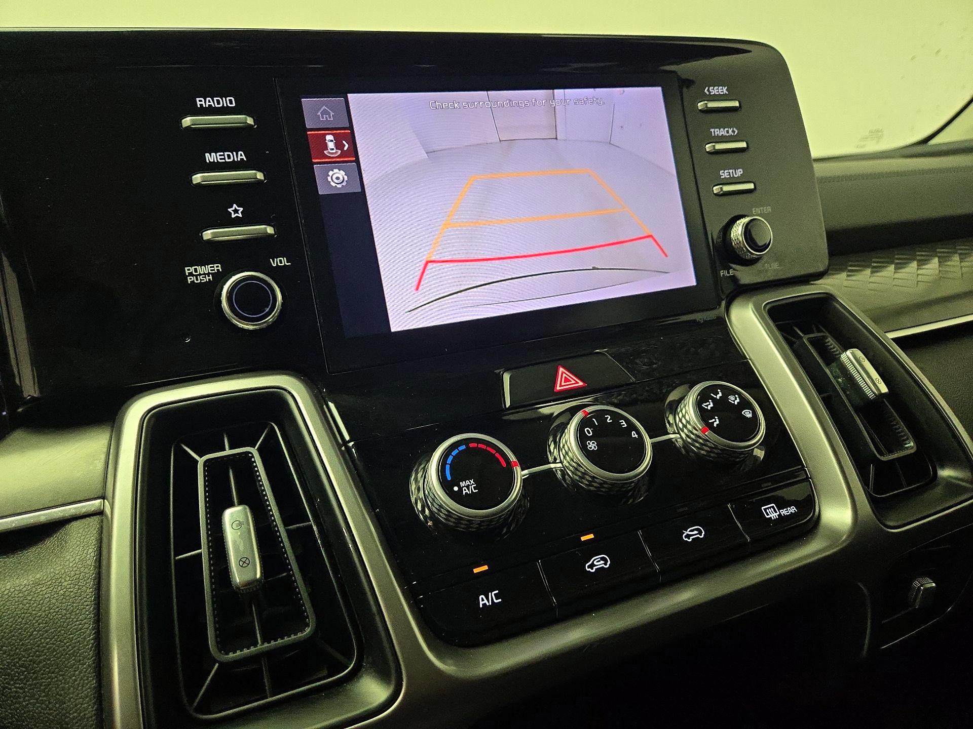 Thumbnail: 2023 Kia Sorento - 14