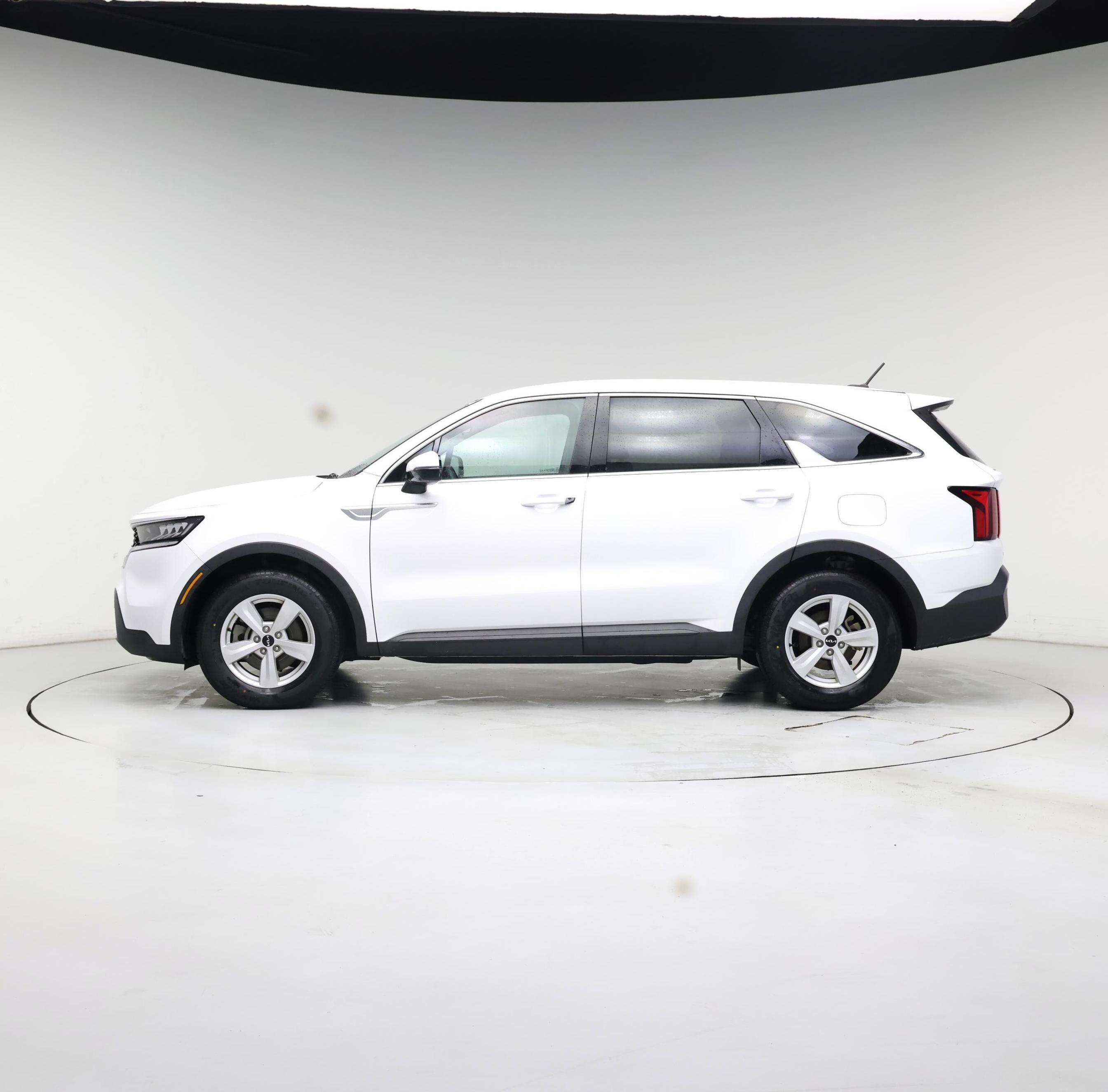 Thumbnail: 2023 Kia Sorento - 3