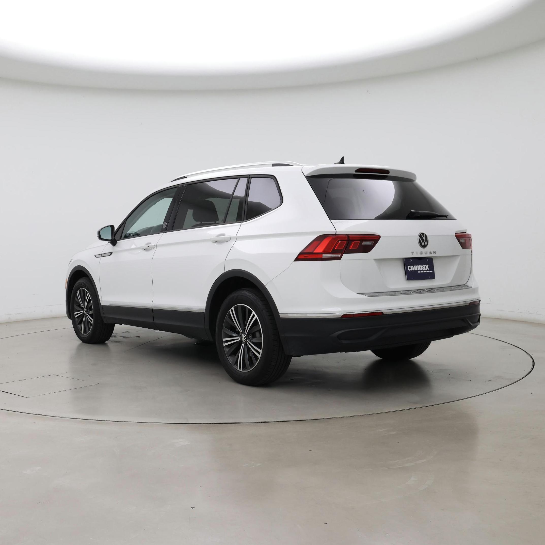 Thumbnail: 2024 Volkswagen Tiguan - 2