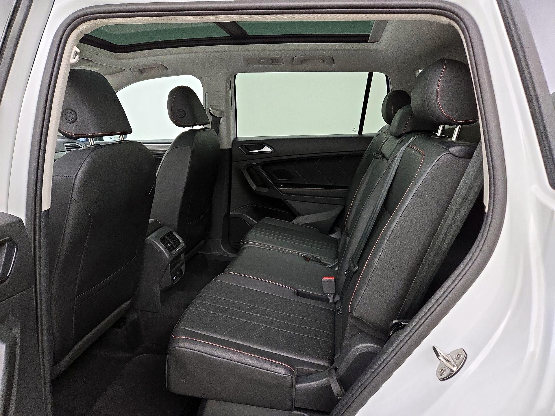 Thumbnail: 2024 Volkswagen Tiguan - 20