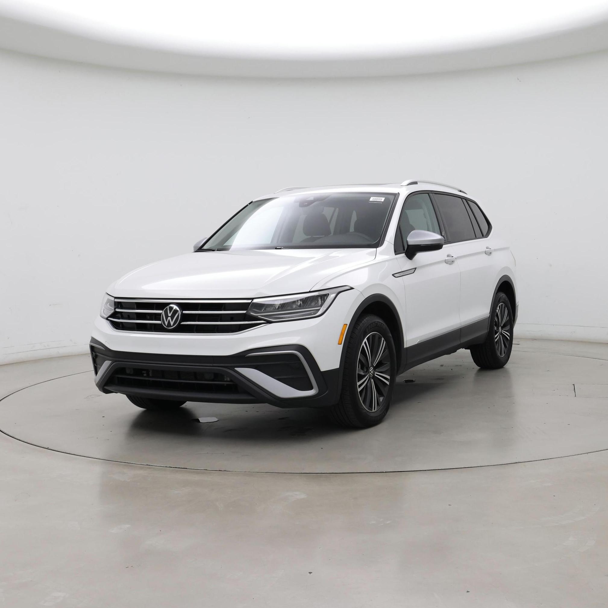 Thumbnail: 2024 Volkswagen Tiguan - 4