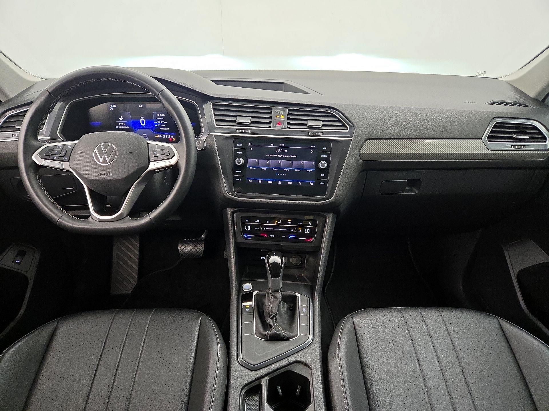 Thumbnail: 2024 Volkswagen Tiguan - 9