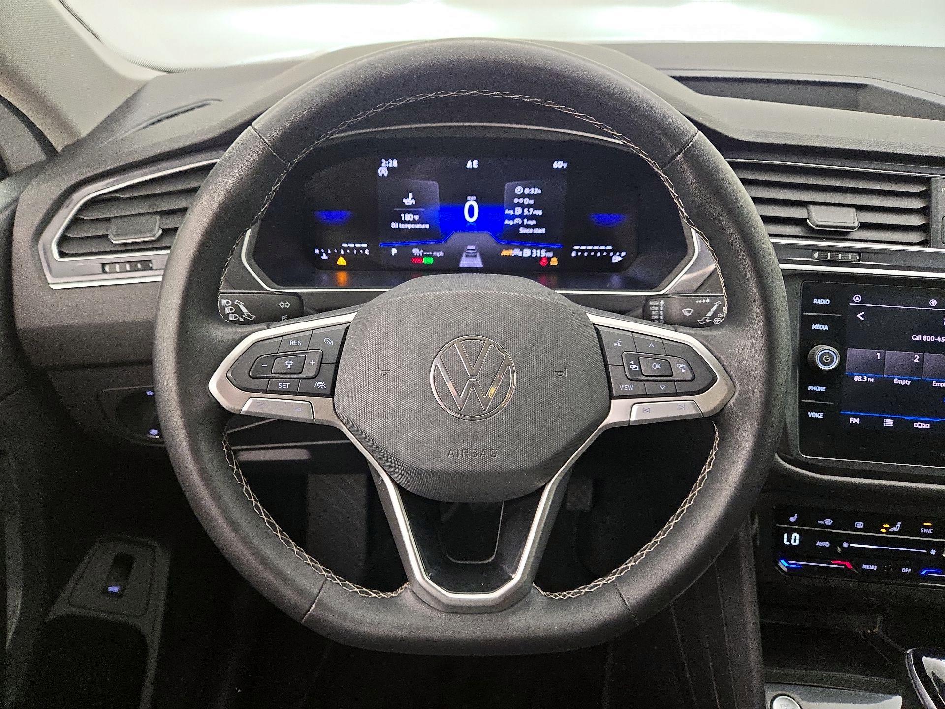 Thumbnail: 2024 Volkswagen Tiguan - 10