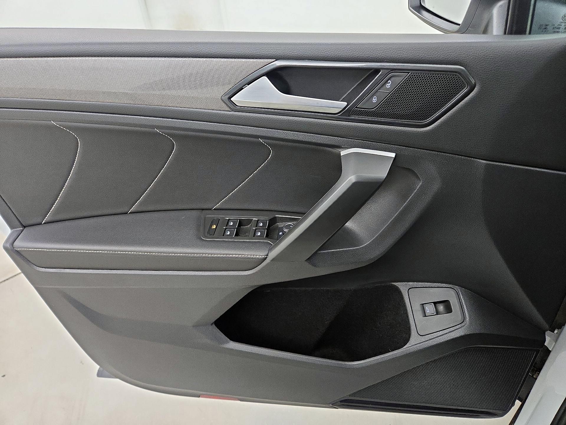 Thumbnail: 2024 Volkswagen Tiguan - 12