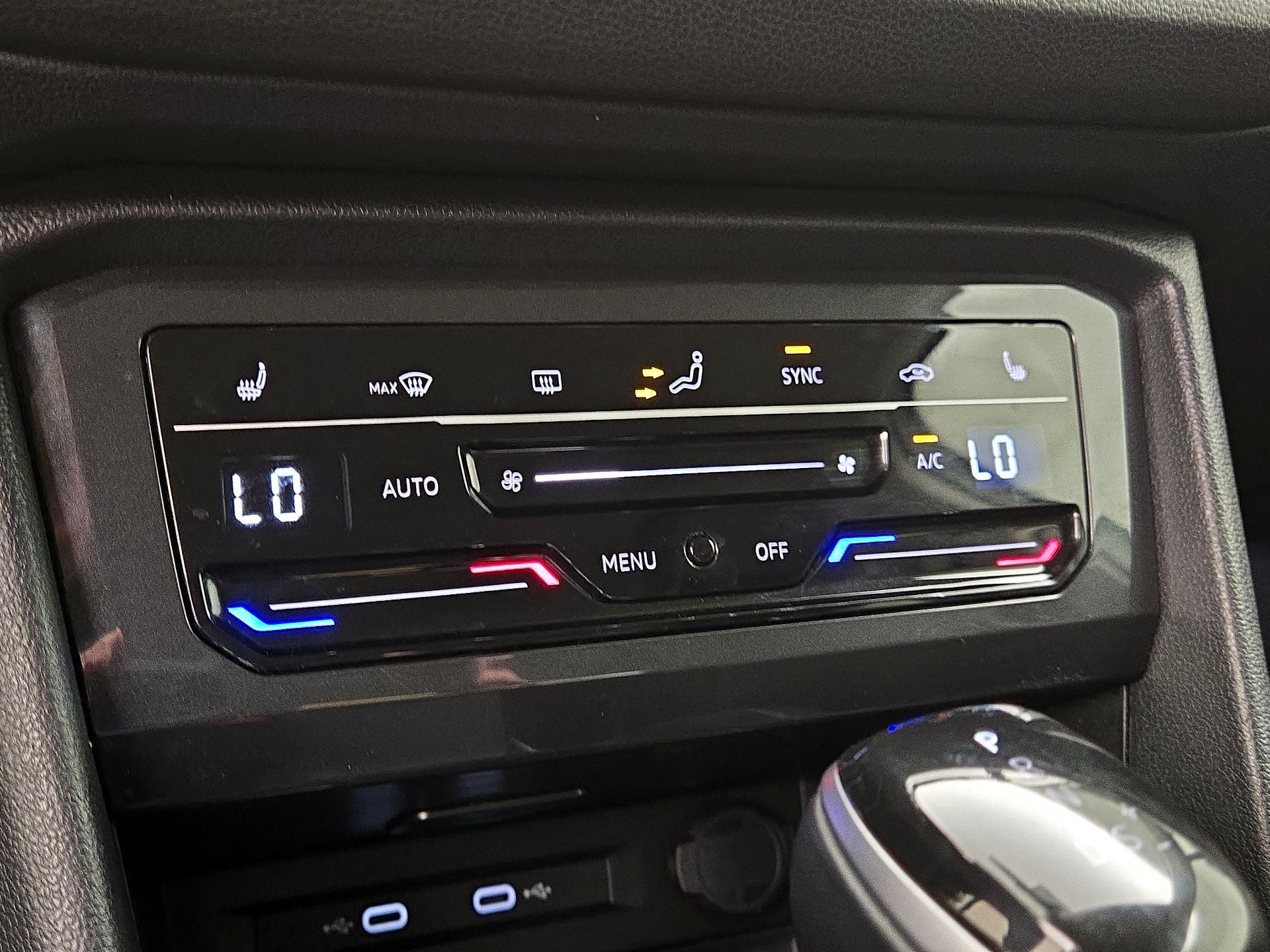 Thumbnail: 2024 Volkswagen Tiguan - 16