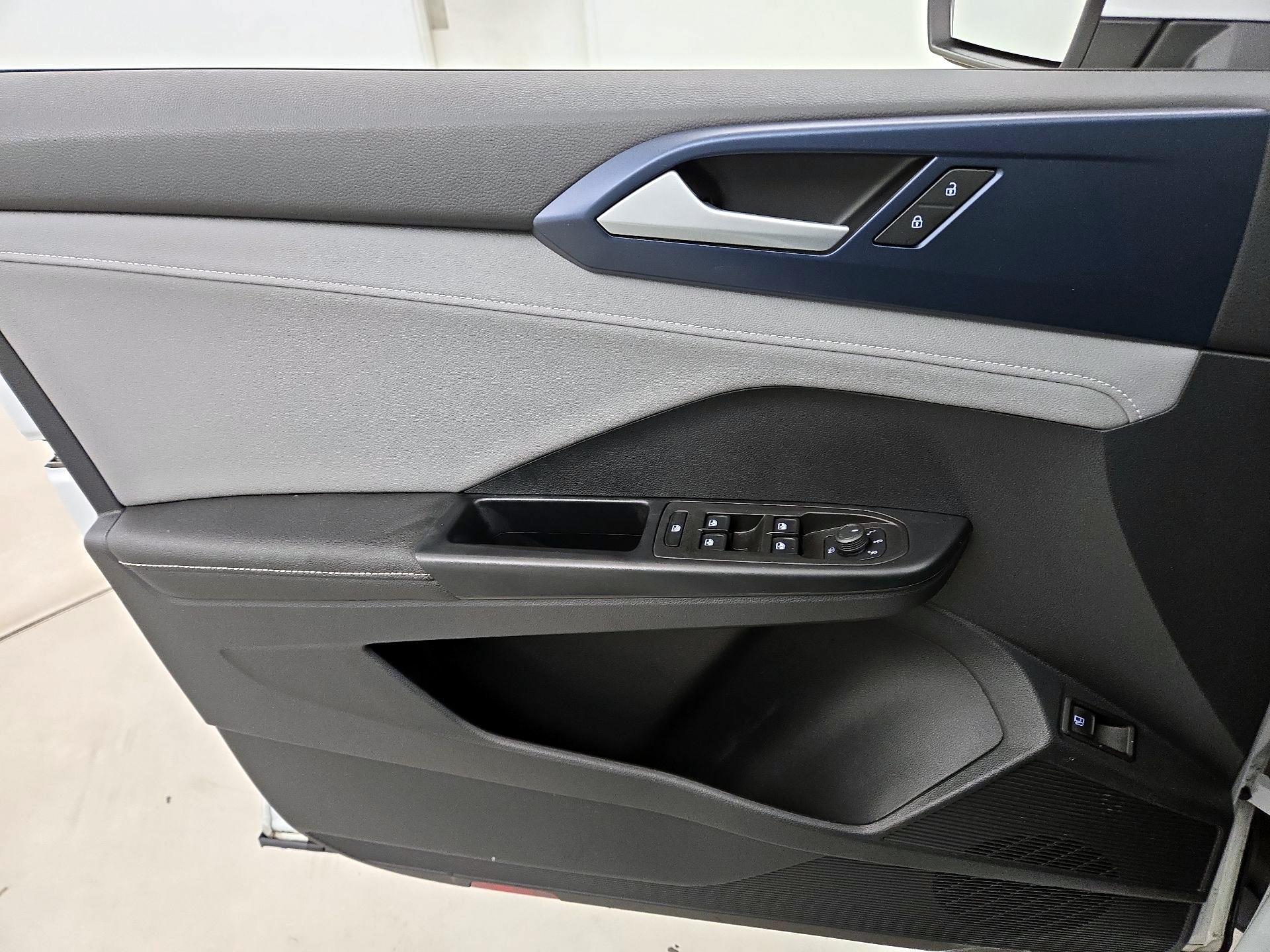 Thumbnail: 2024 Volkswagen Taos - 12