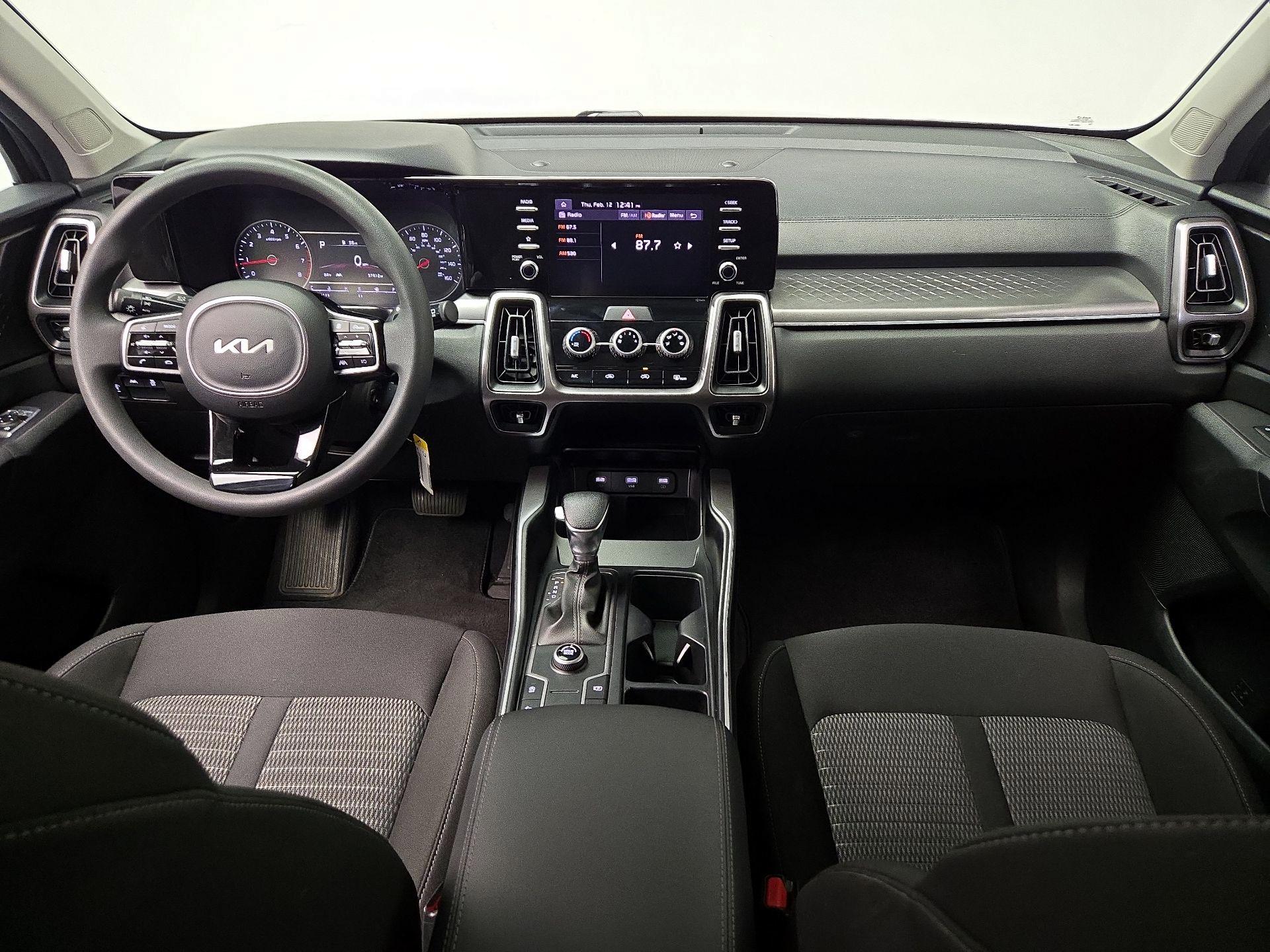 Thumbnail: 2023 Kia Sorento - 9