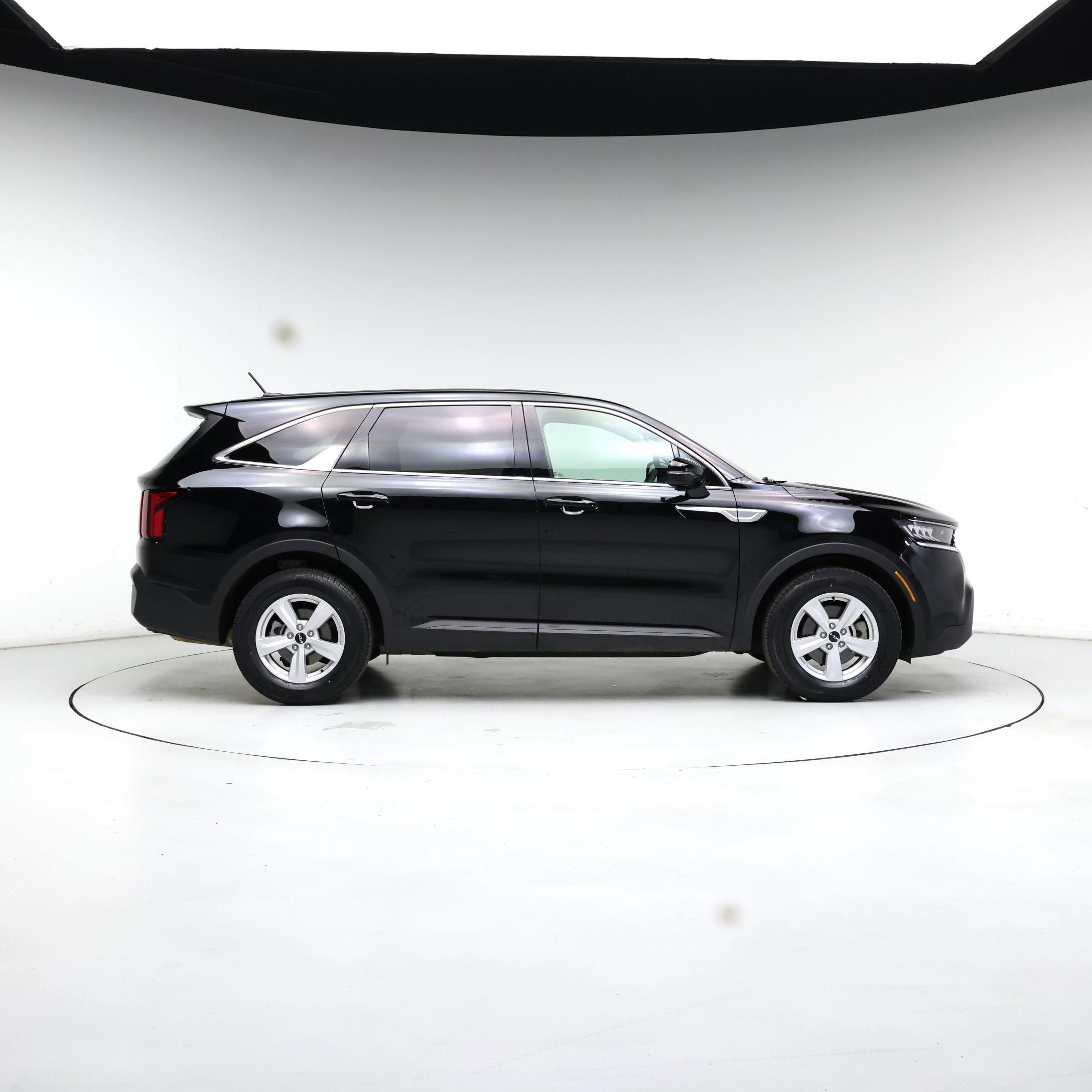 Thumbnail: 2023 Kia Sorento - 7