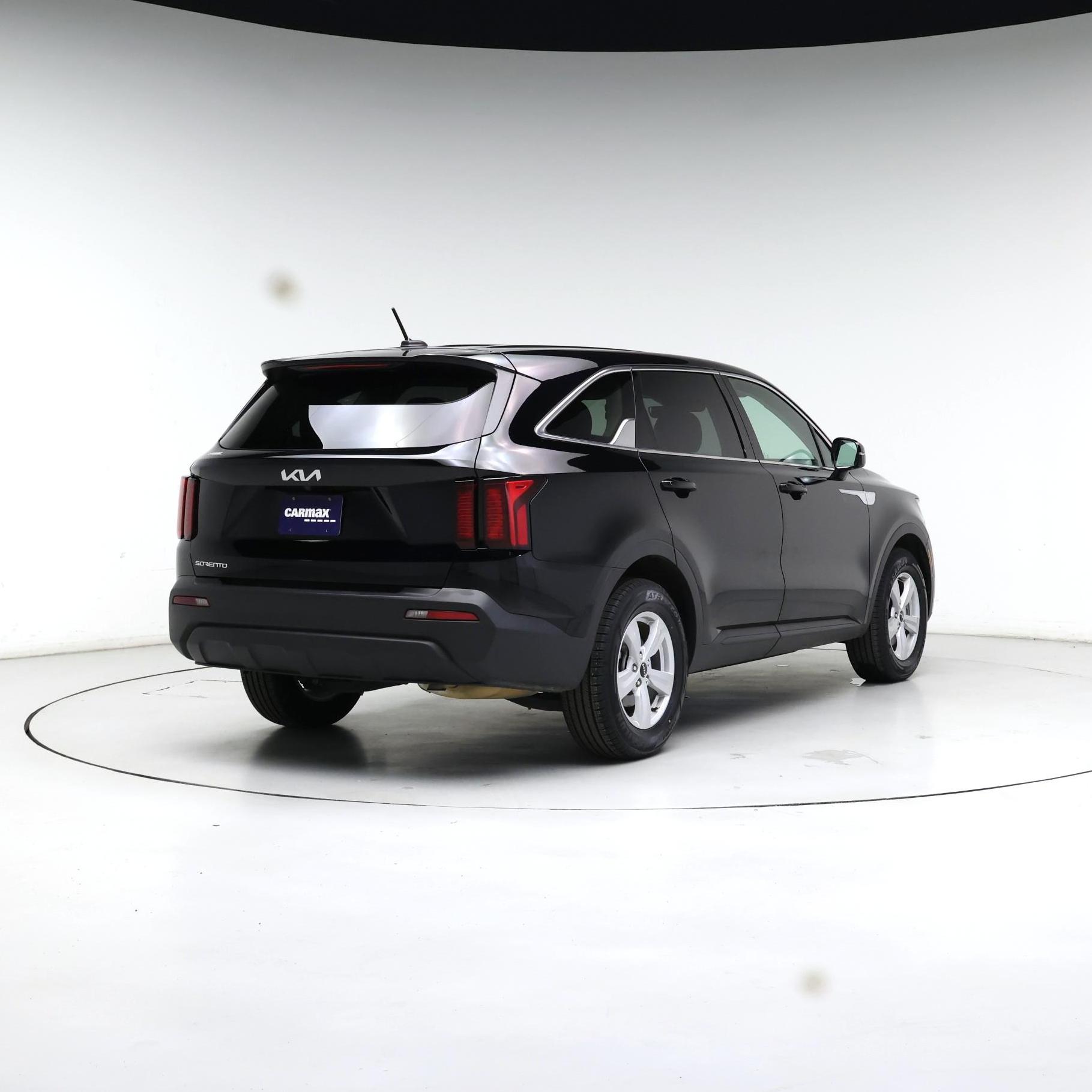 Thumbnail: 2023 Kia Sorento - 8