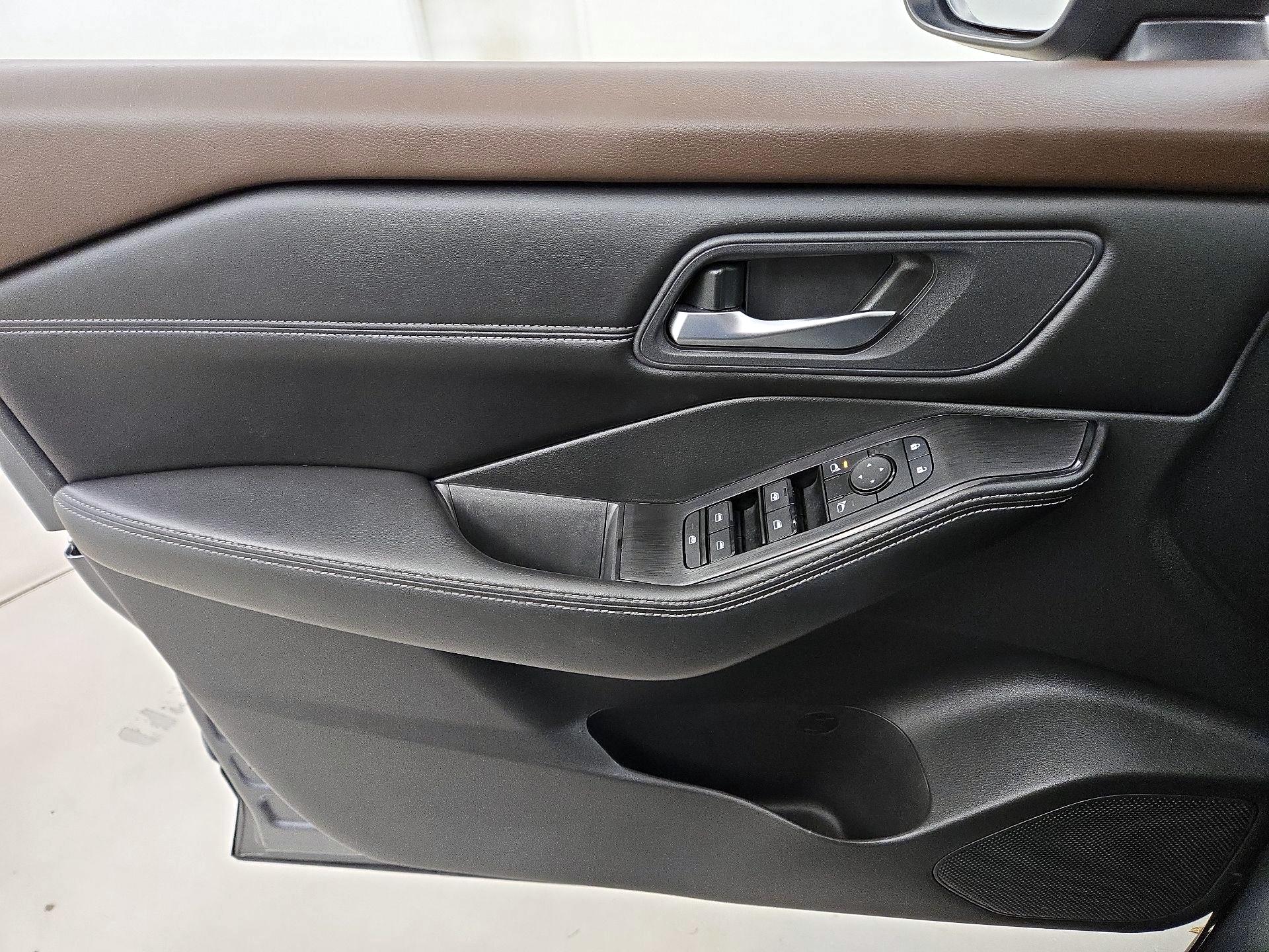 Thumbnail: 2023 Nissan Rogue - 12