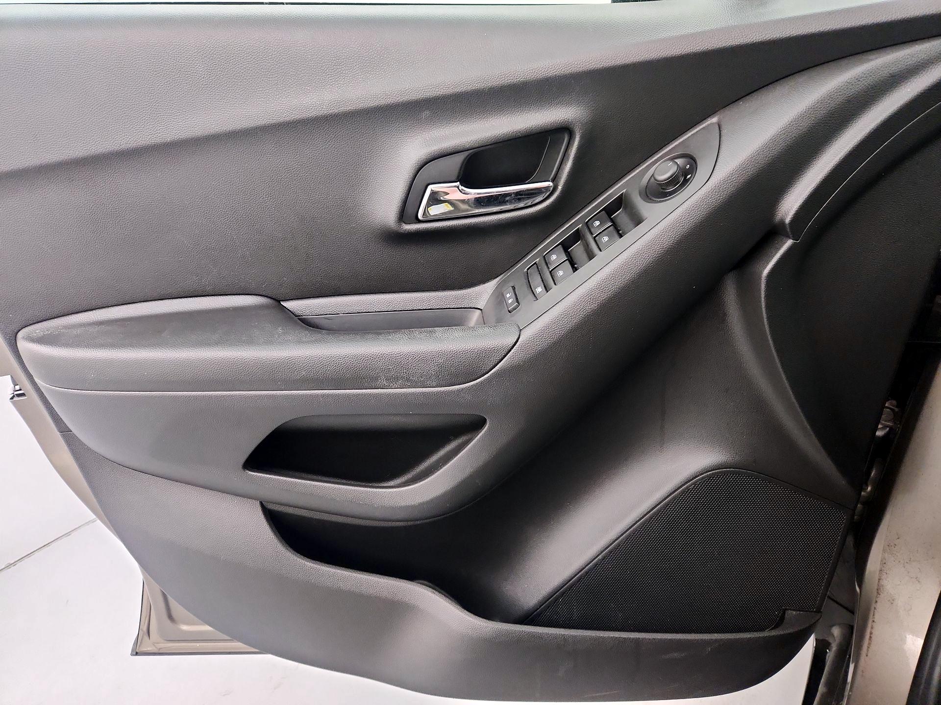 Thumbnail: 2021 Chevrolet Trax - 12