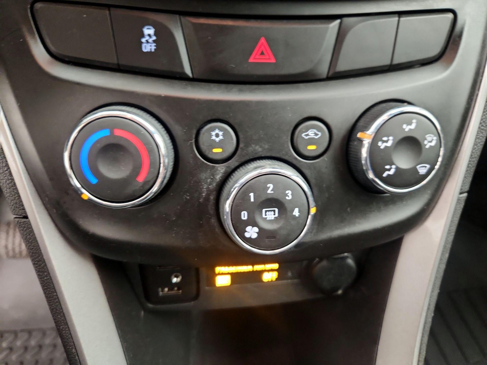 Thumbnail: 2021 Chevrolet Trax - 16