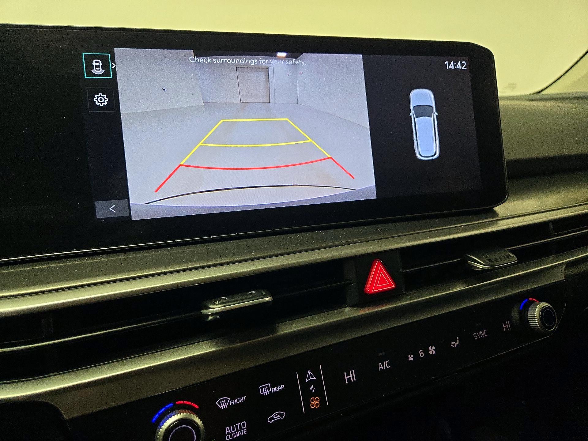 Thumbnail: 2024 Kia Sorento - 15