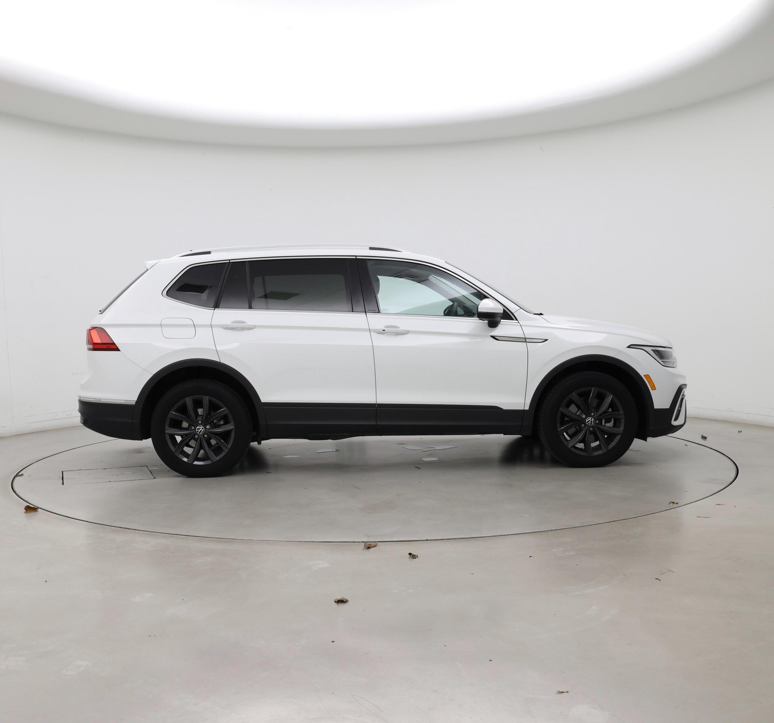 Thumbnail: 2024 Volkswagen Tiguan - 7