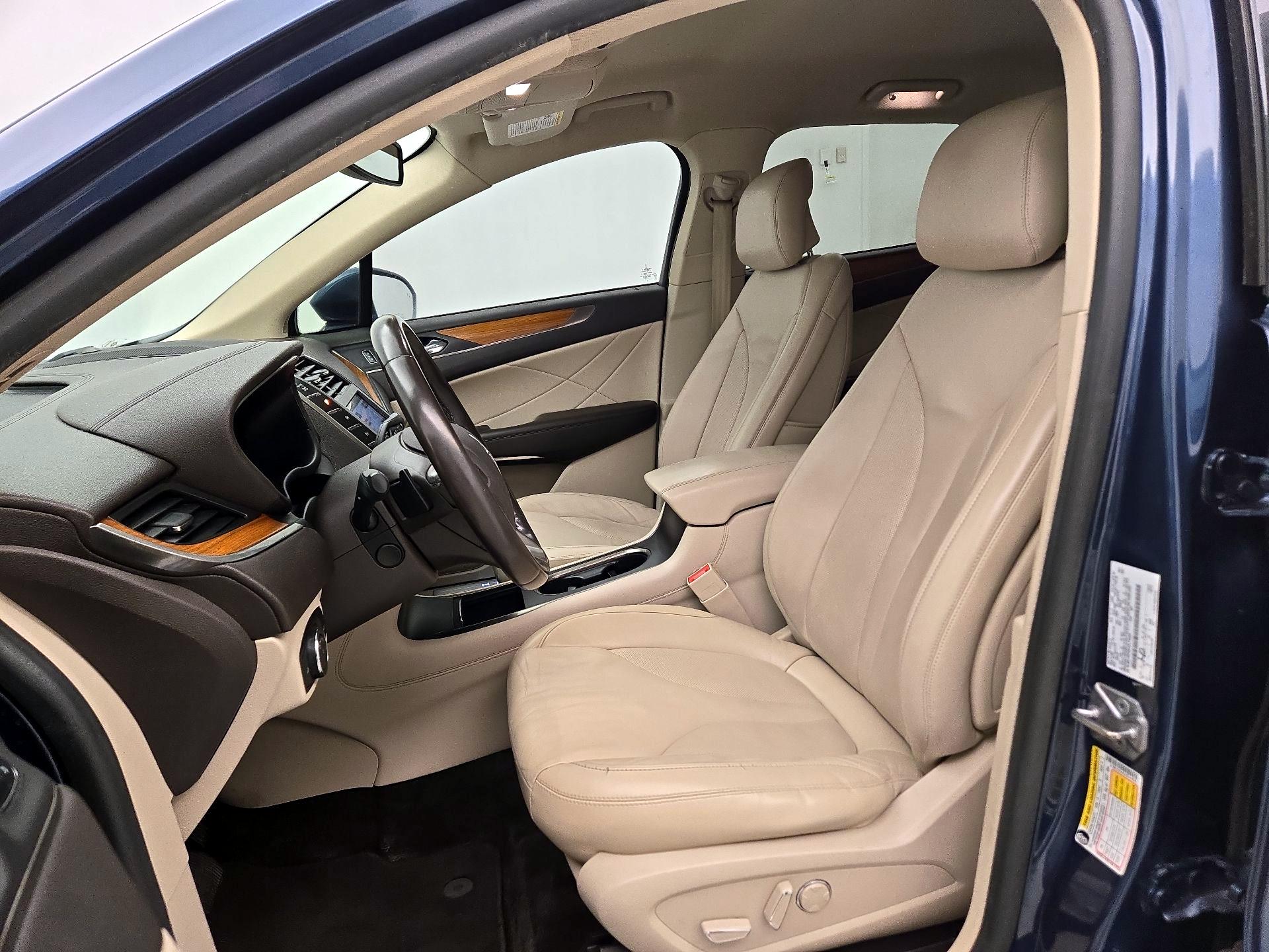 Thumbnail: 2018 Lincoln MKC - 11