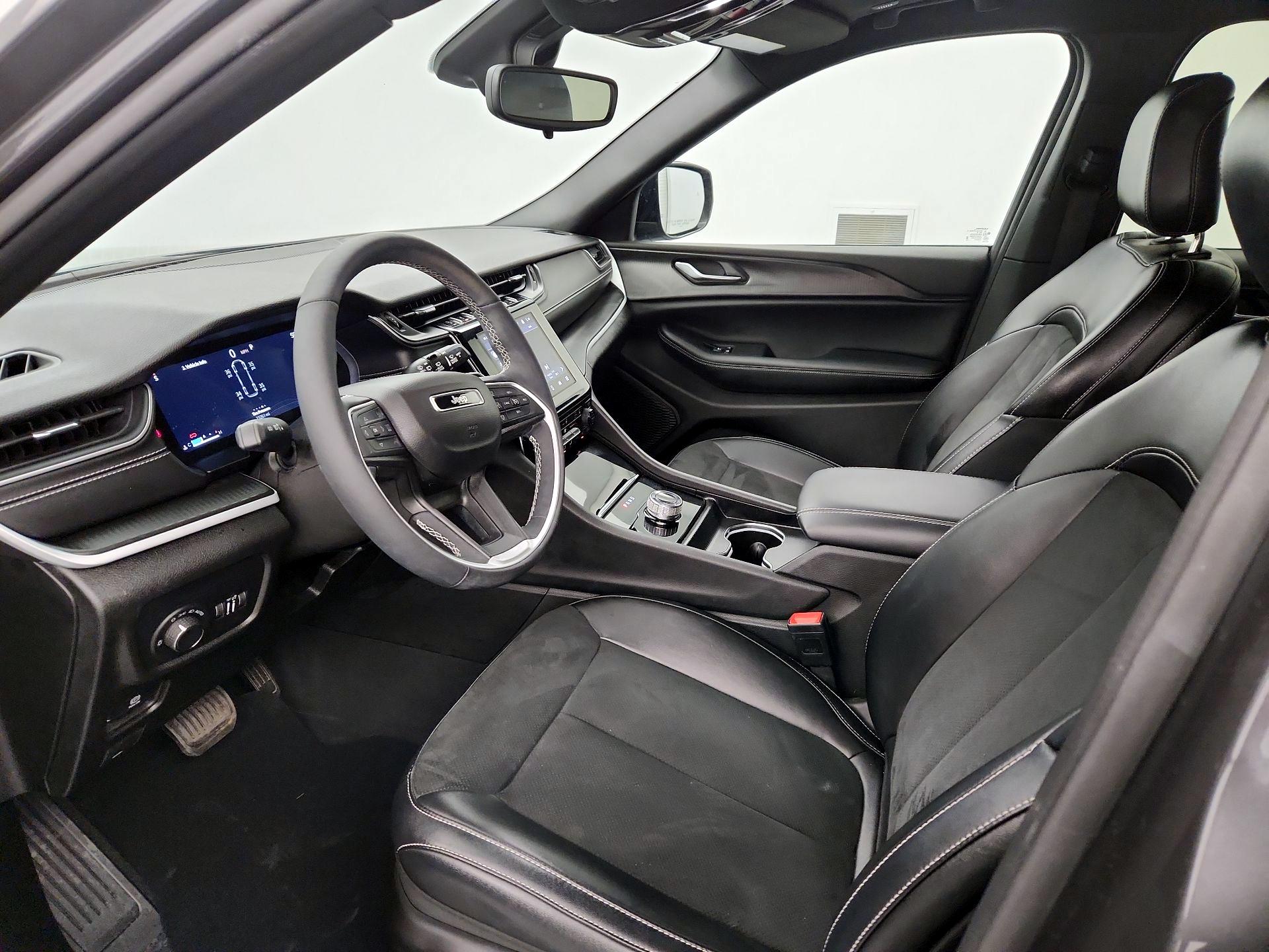 Thumbnail: 2024 Jeep Grand Cherokee L - 11