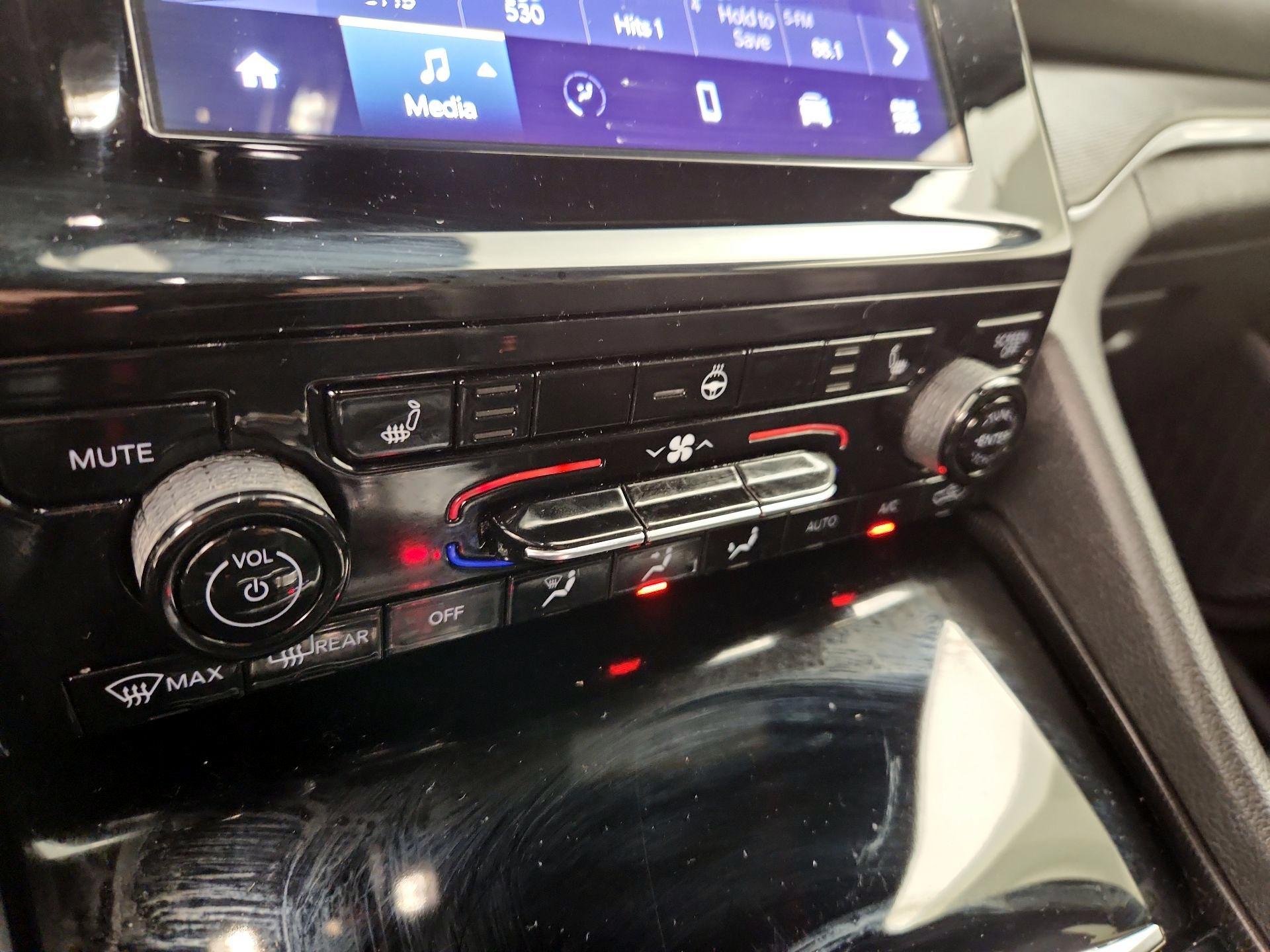 Thumbnail: 2024 Jeep Grand Cherokee L - 16