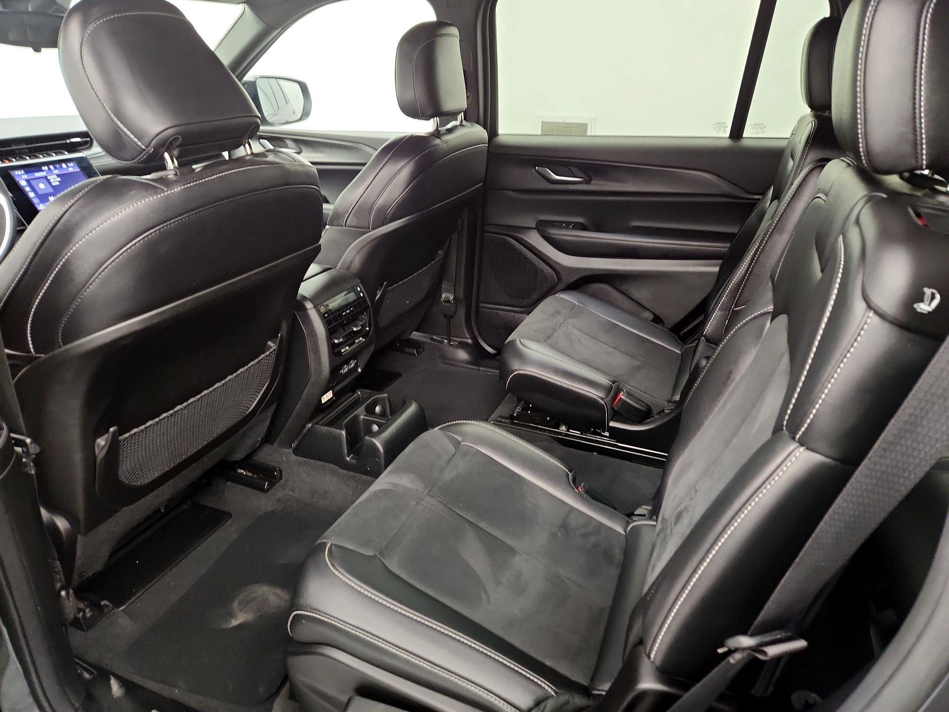 Thumbnail: 2024 Jeep Grand Cherokee L - 19