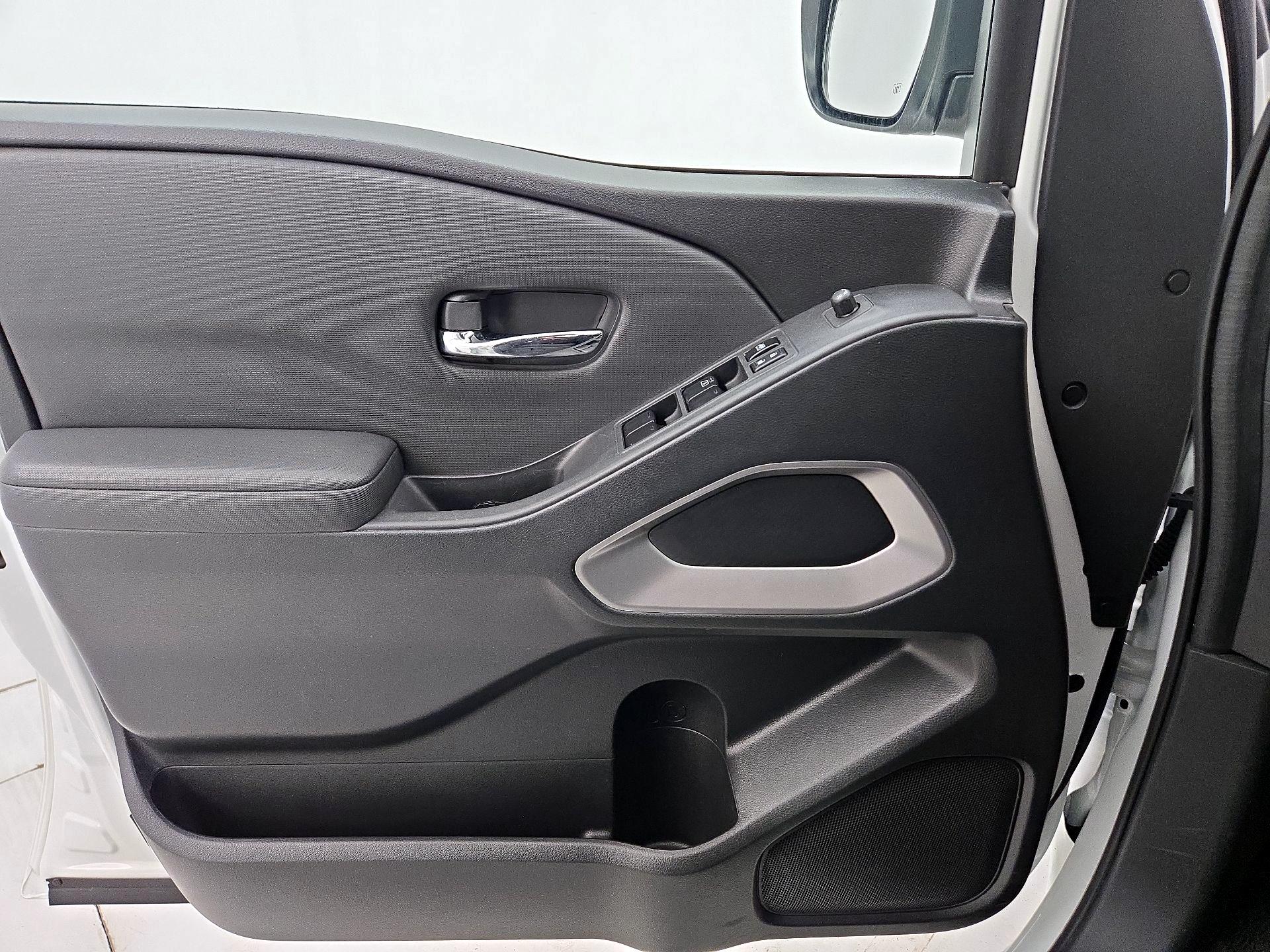 Thumbnail: 2022 Nissan Frontier - 12