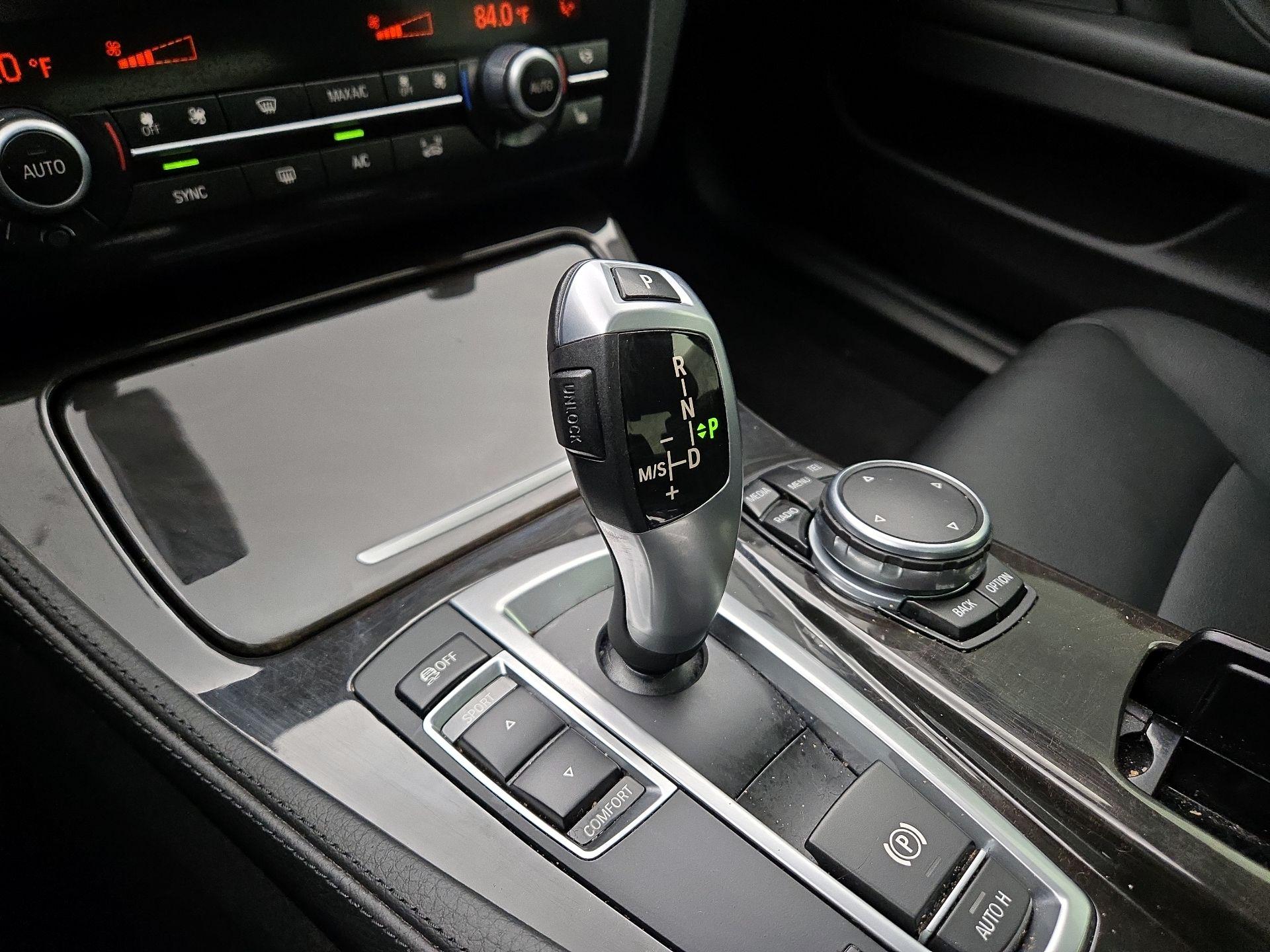 Thumbnail: 2015 BMW 5 Series - 17