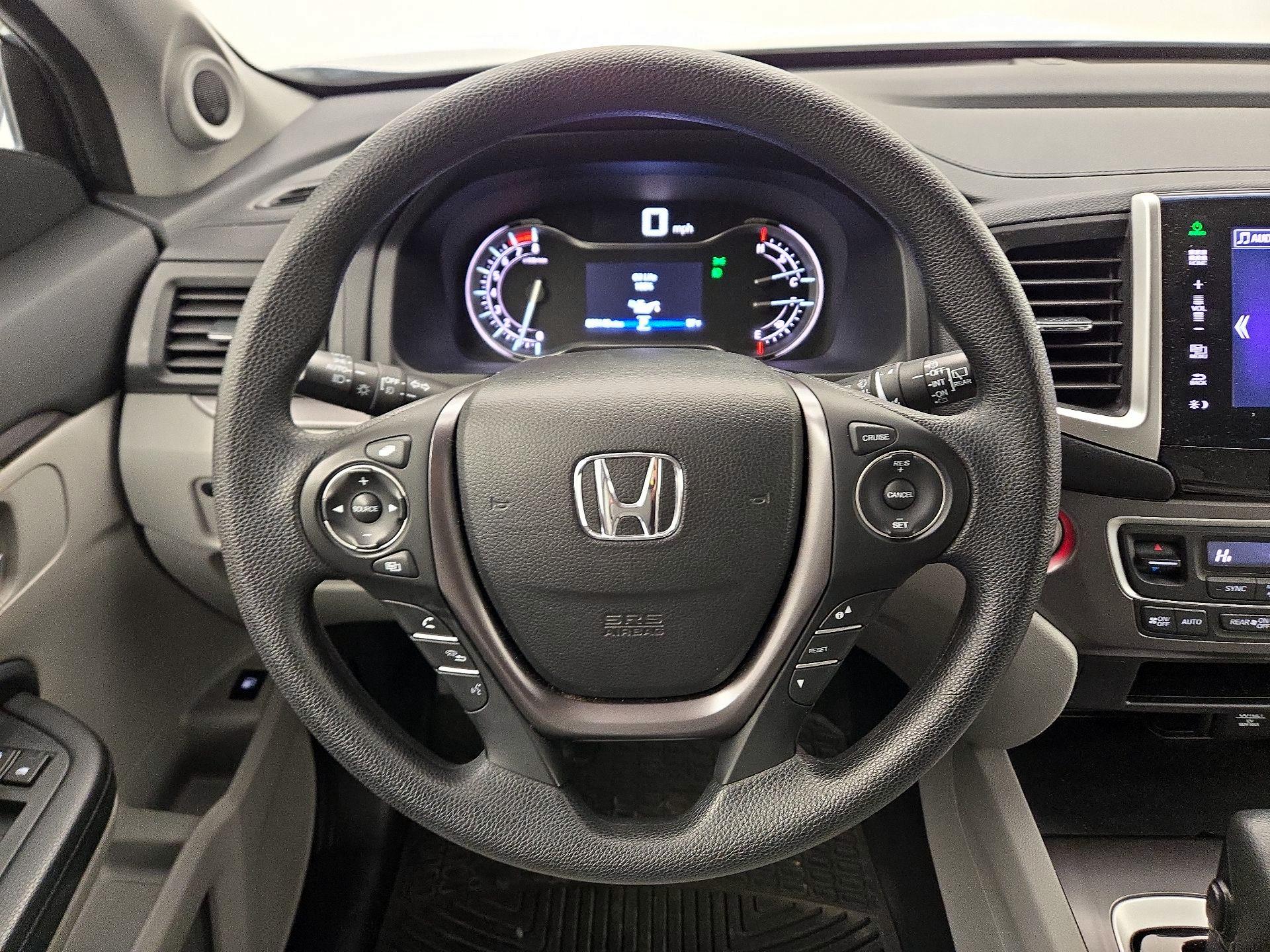 Thumbnail: 2016 Honda Pilot - 10