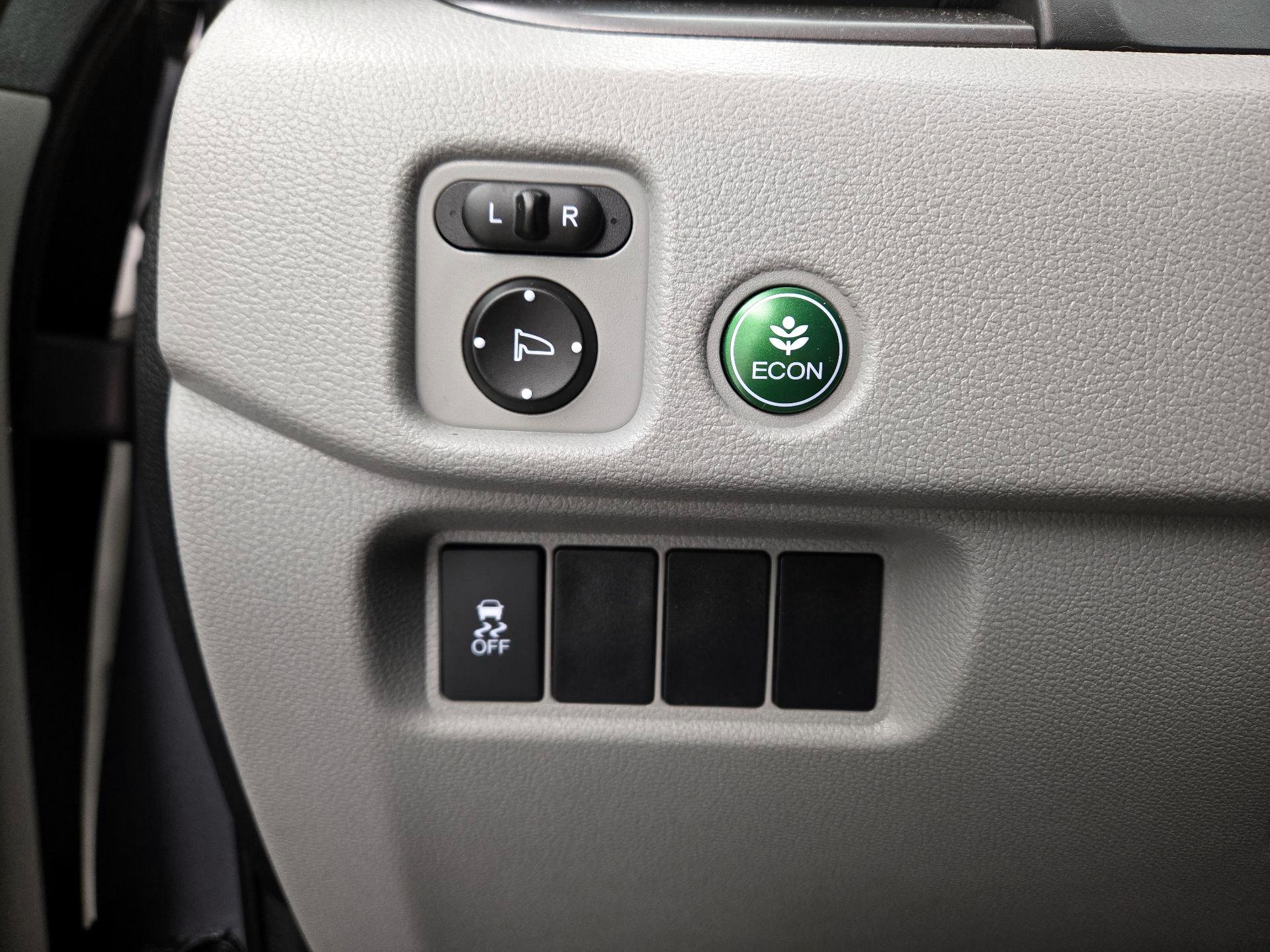 Thumbnail: 2016 Honda Pilot - 13