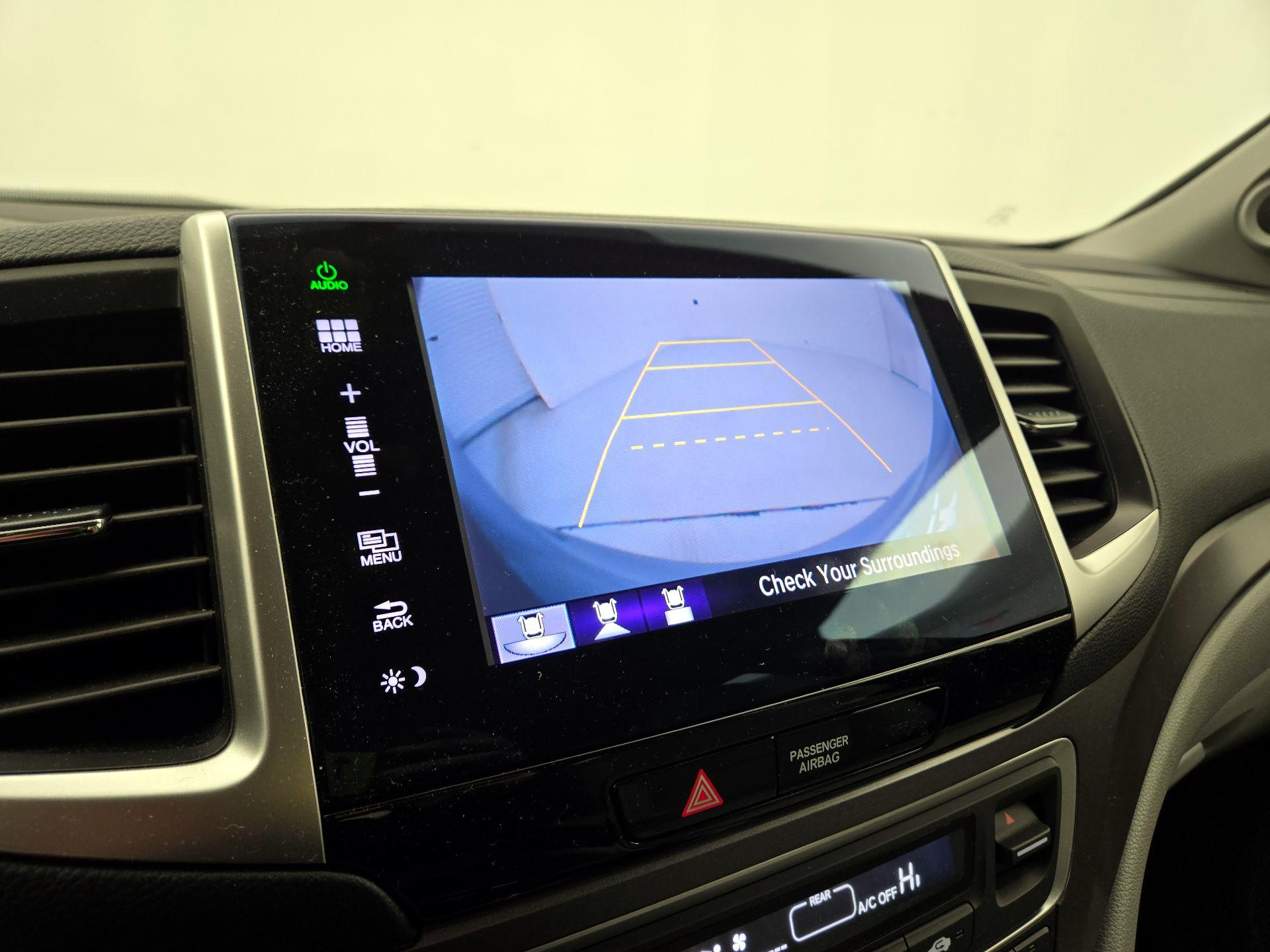 Thumbnail: 2016 Honda Pilot - 14