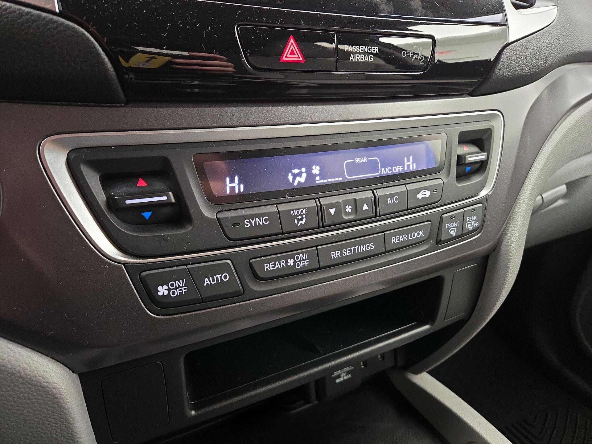 Thumbnail: 2016 Honda Pilot - 16