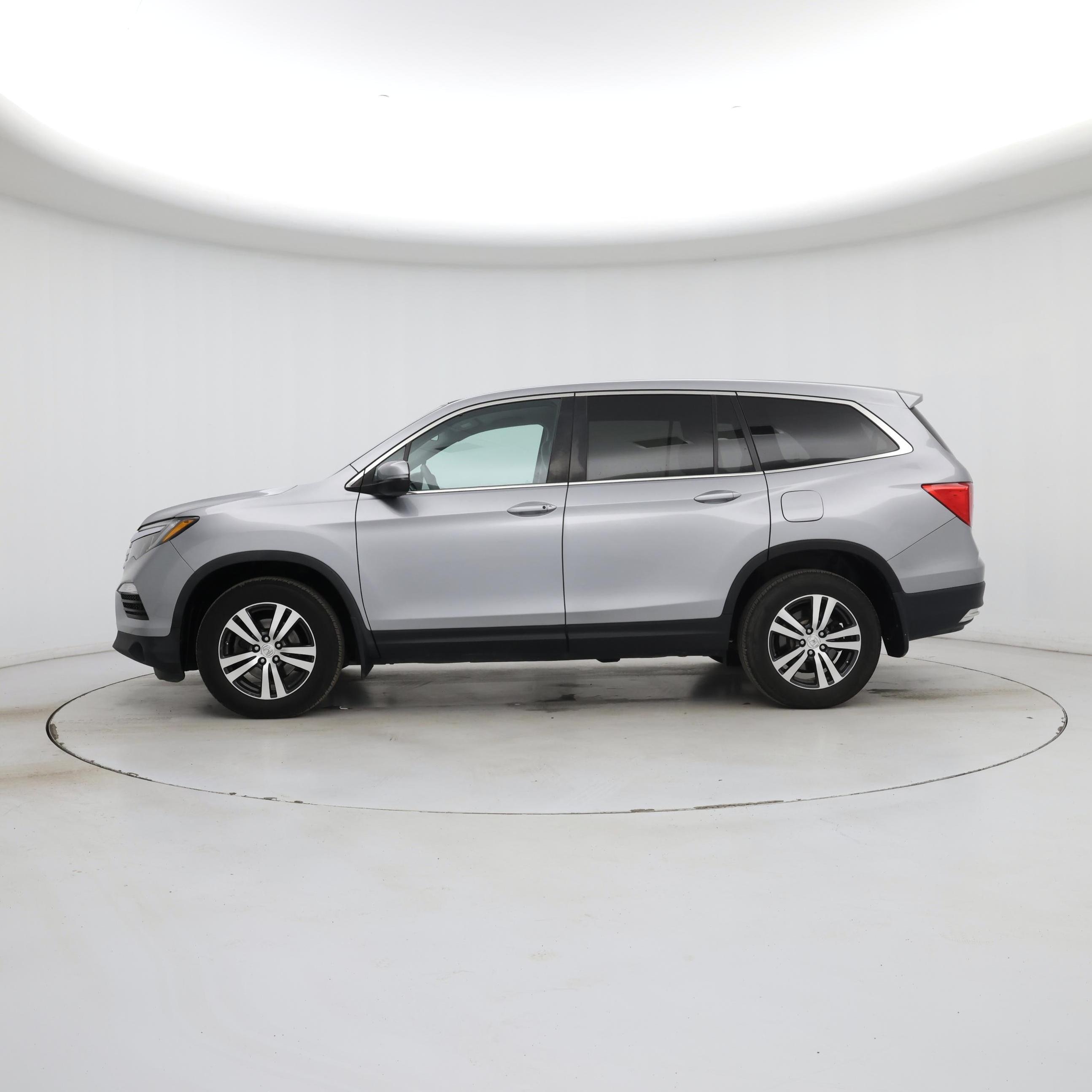 Thumbnail: 2016 Honda Pilot - 3