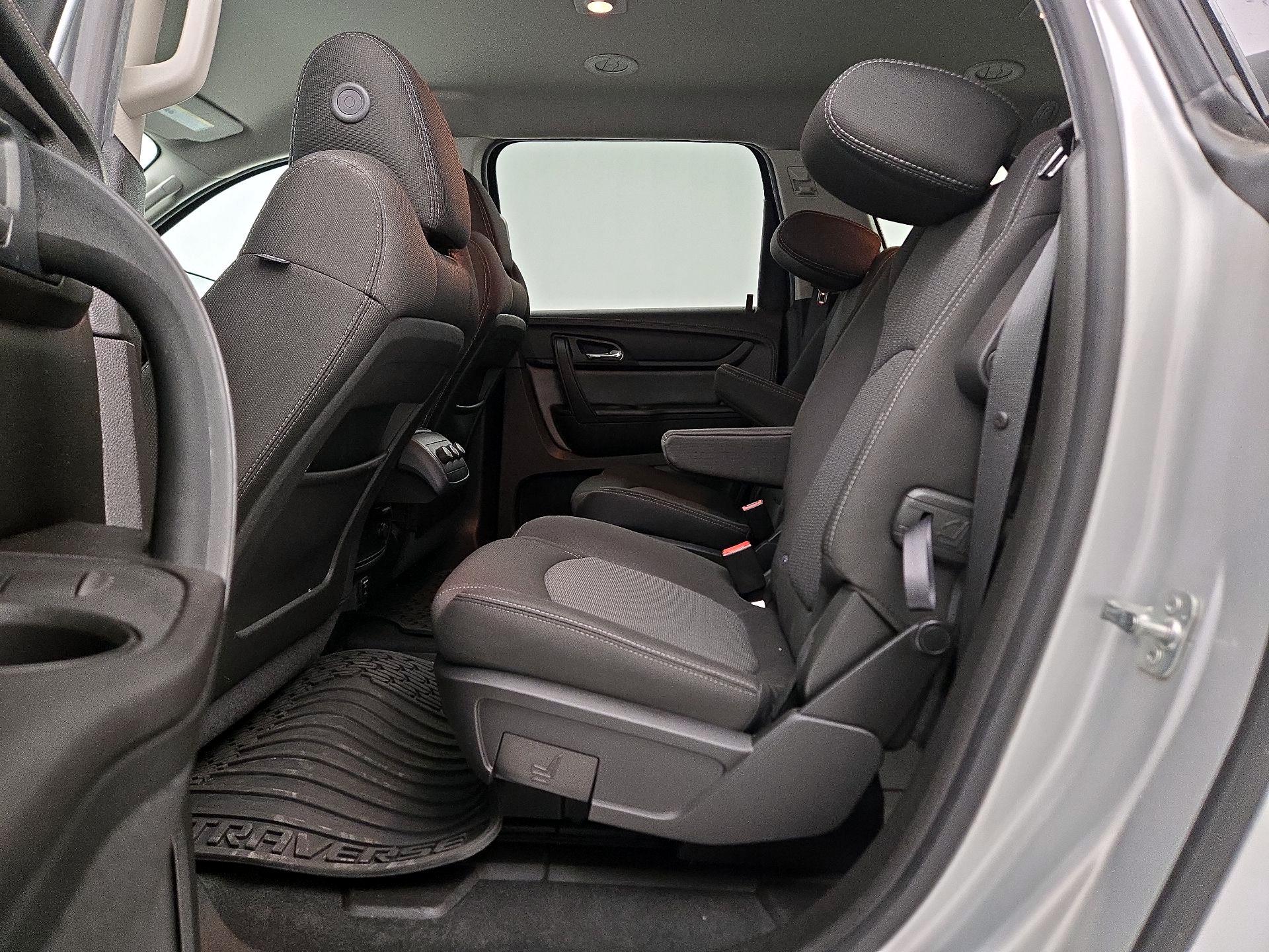 Thumbnail: 2016 Chevrolet Traverse - 19