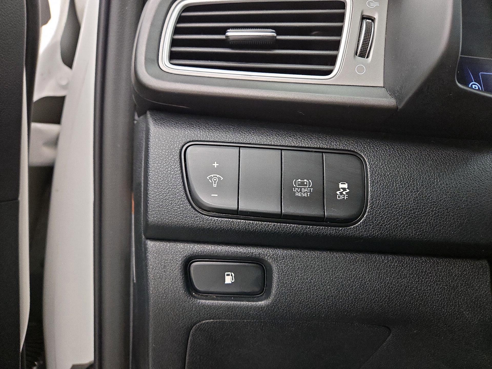 Thumbnail: 2019 Kia Niro - 13