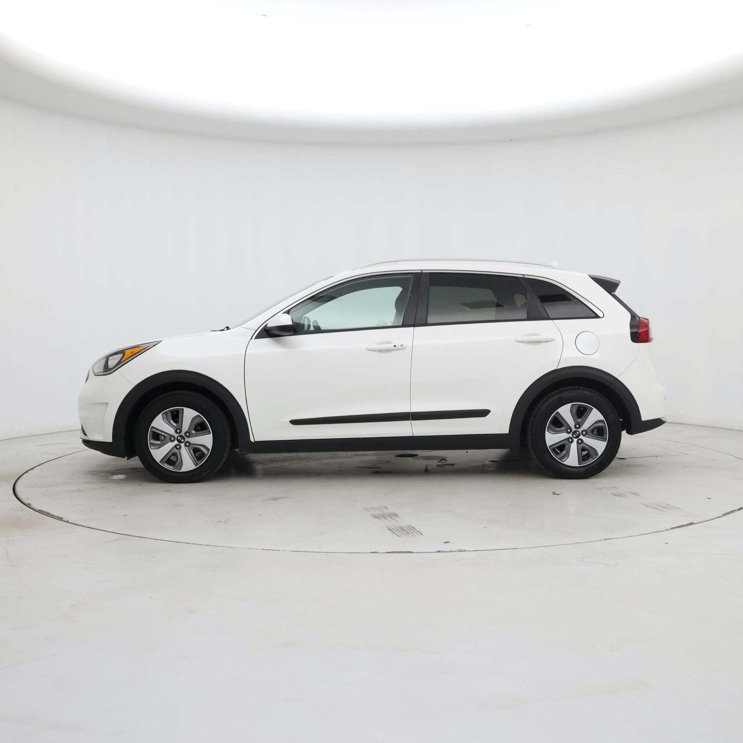 Thumbnail: 2019 Kia Niro - 3