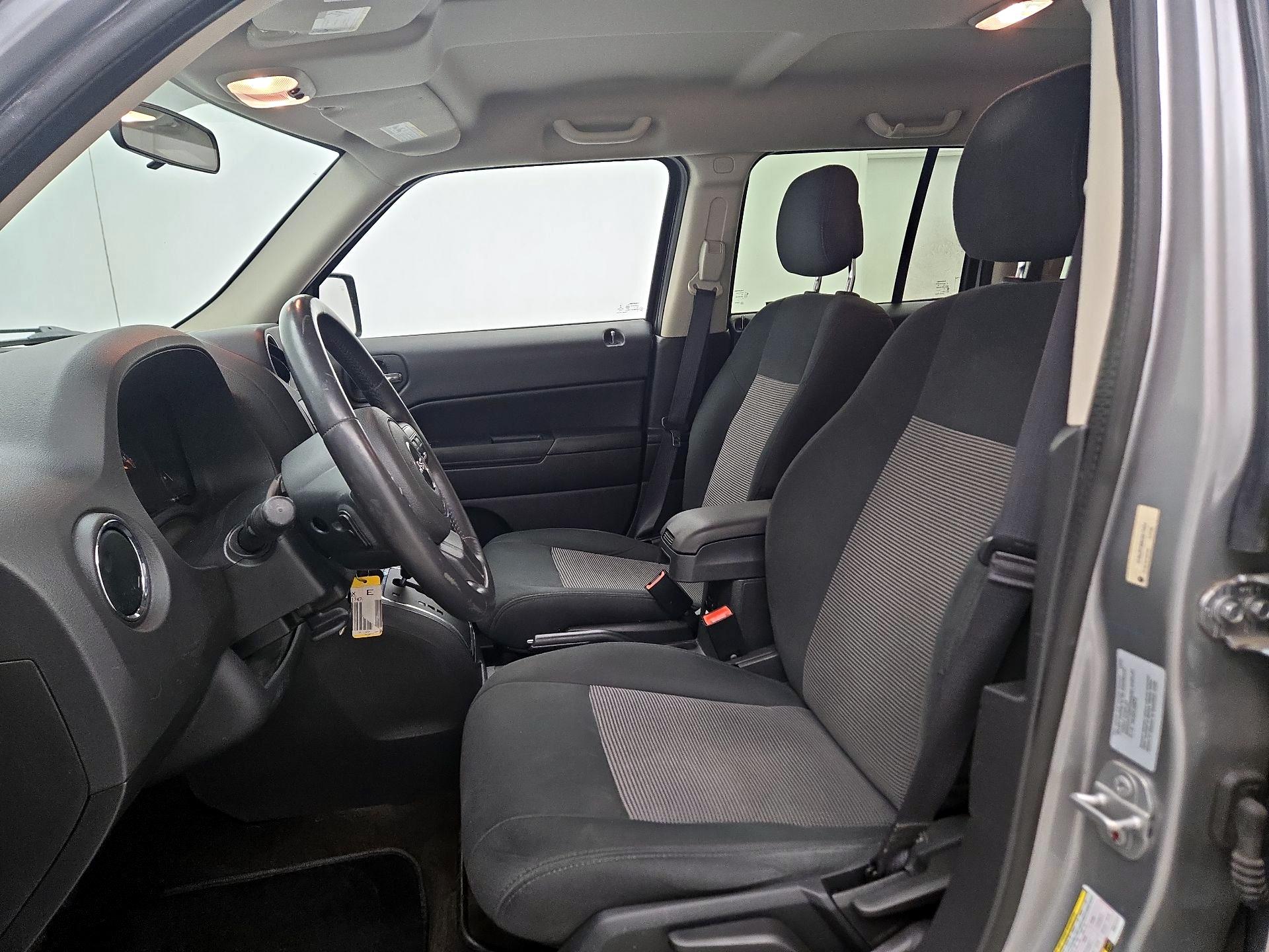 Thumbnail: 2014 Jeep Patriot - 11